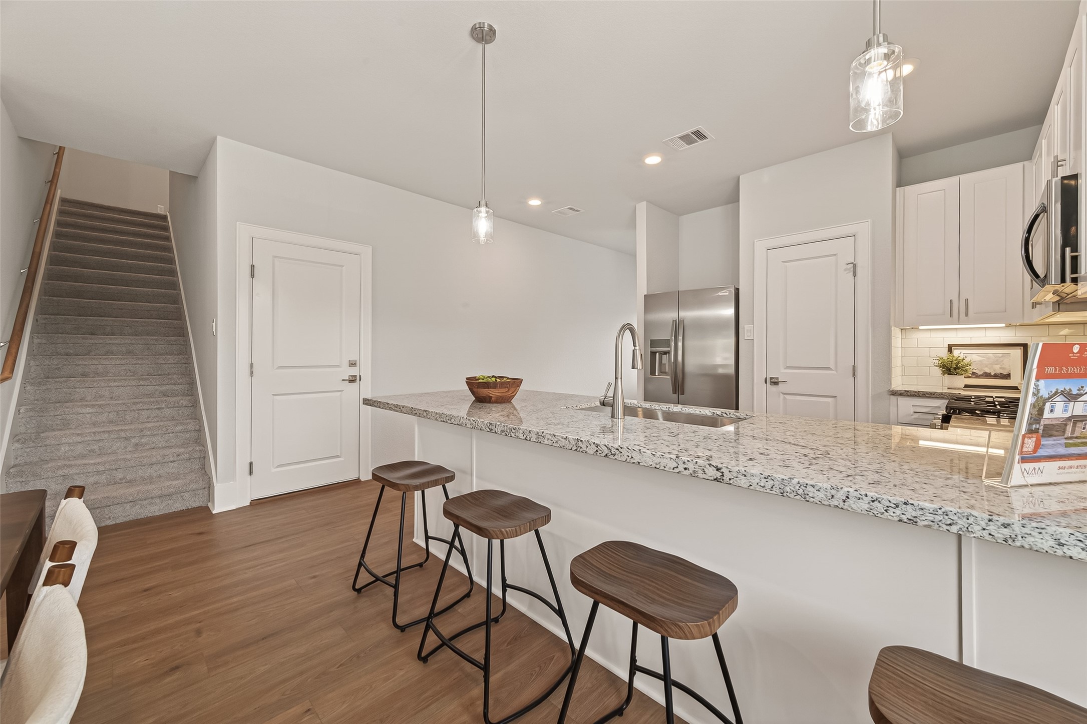 25569 Roy Rogers Road Property Photo 8