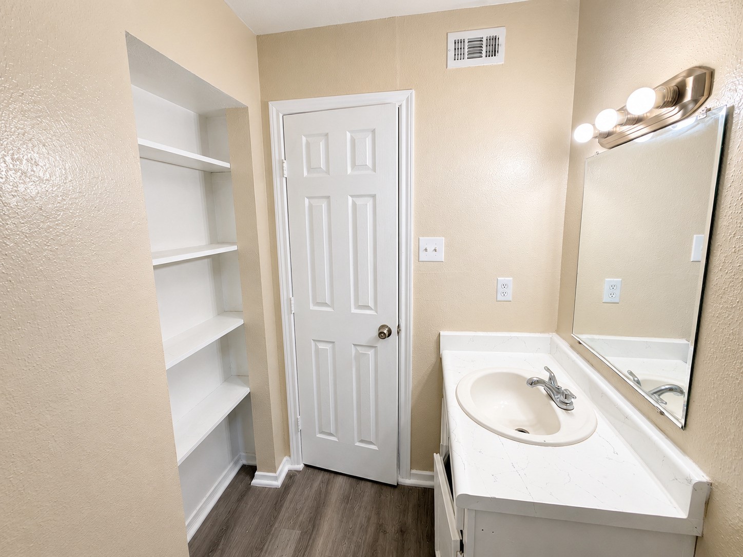 7301 Jensen 10 Property Photo 3