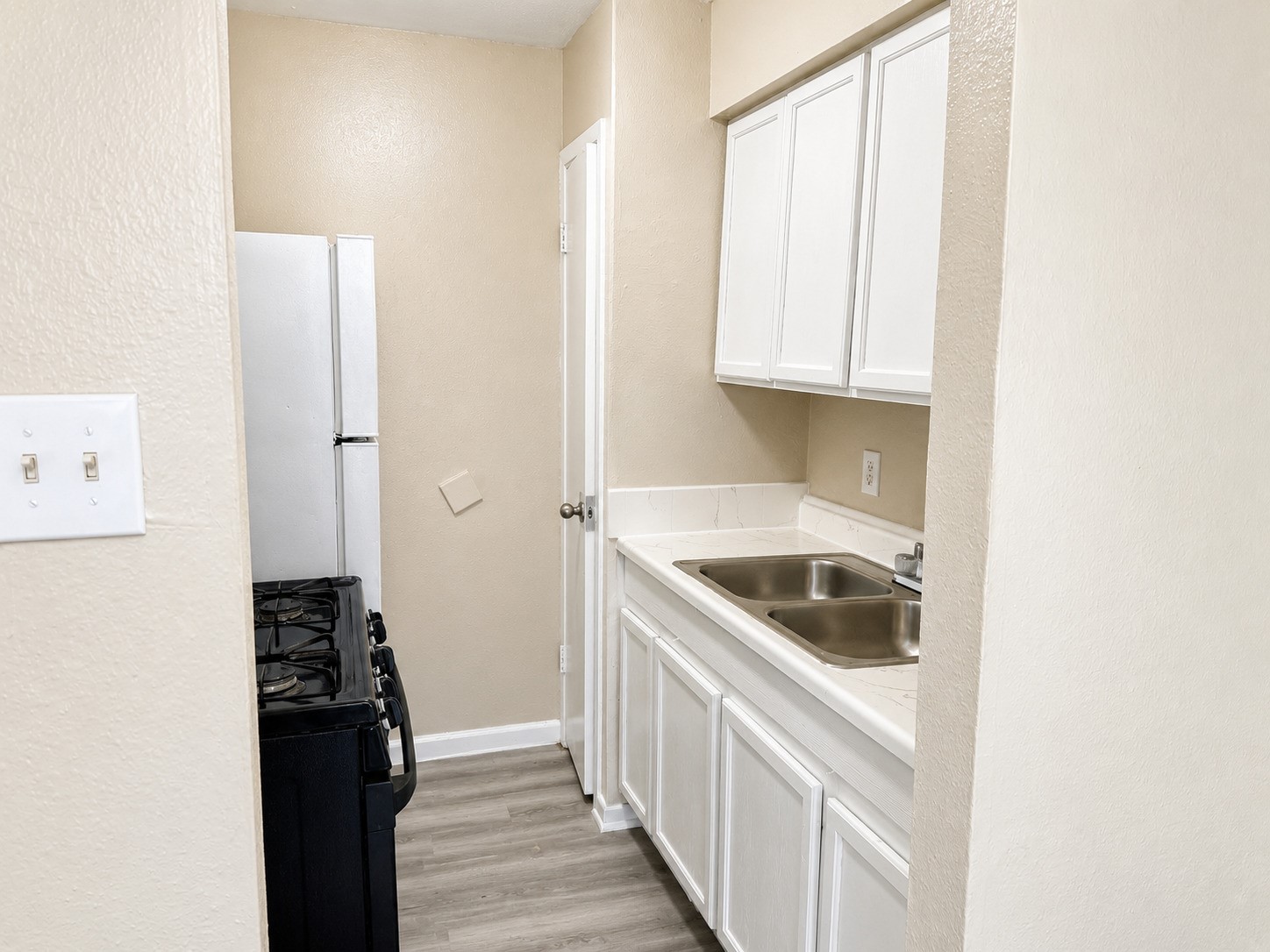 7301 Jensen 10 Property Photo 5
