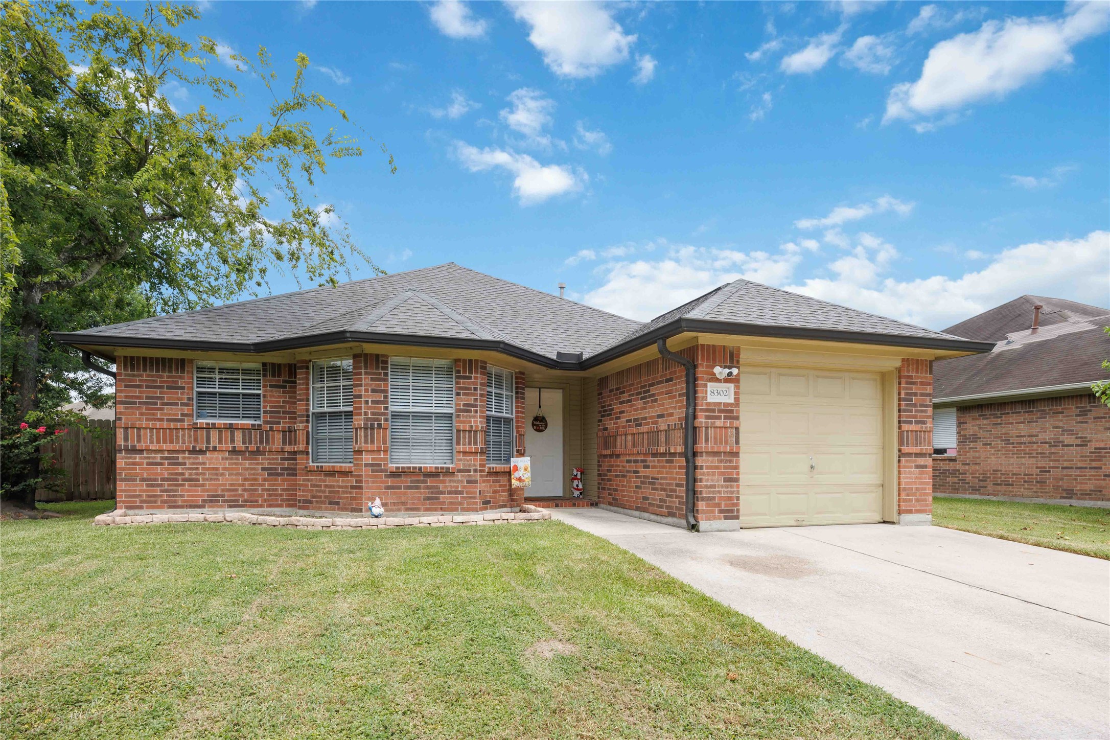 8302 Sanford Street Property Photo 1