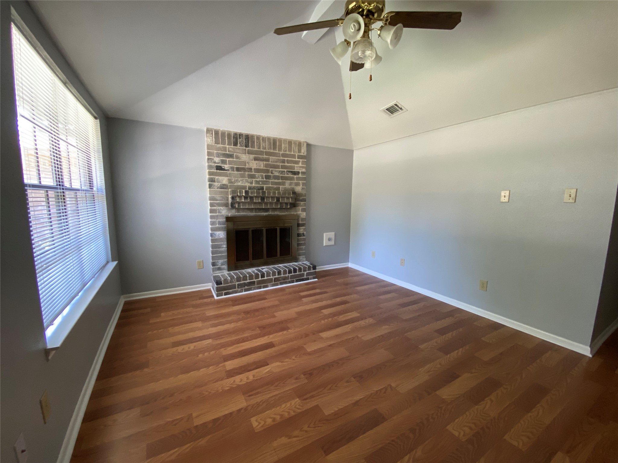 2714 Sherwood Hollow Lane Property Photo 2