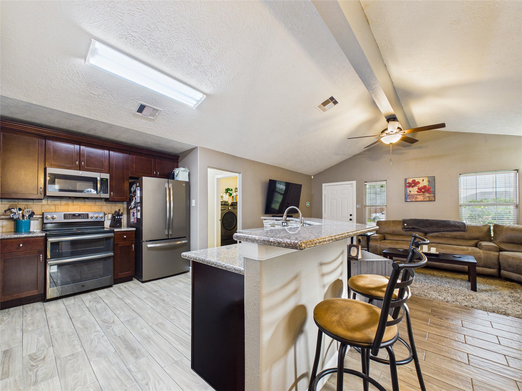 9022 Barracuda Drive Property Photo 10