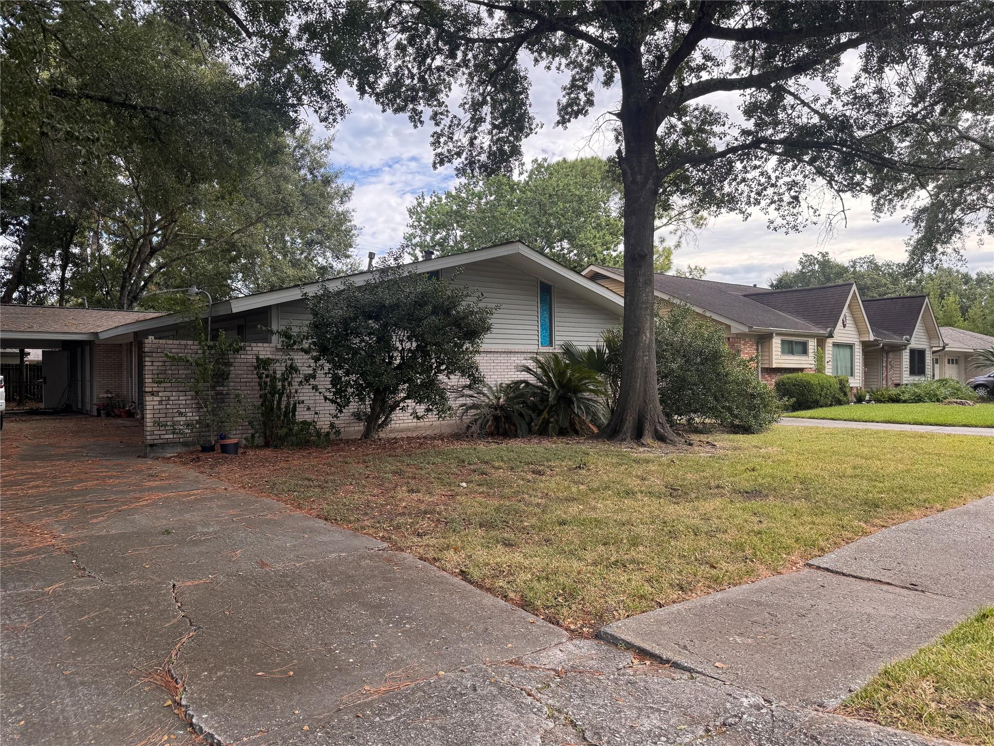 5542 Cheena Drive, Houston TX 77096 Property Photo 1