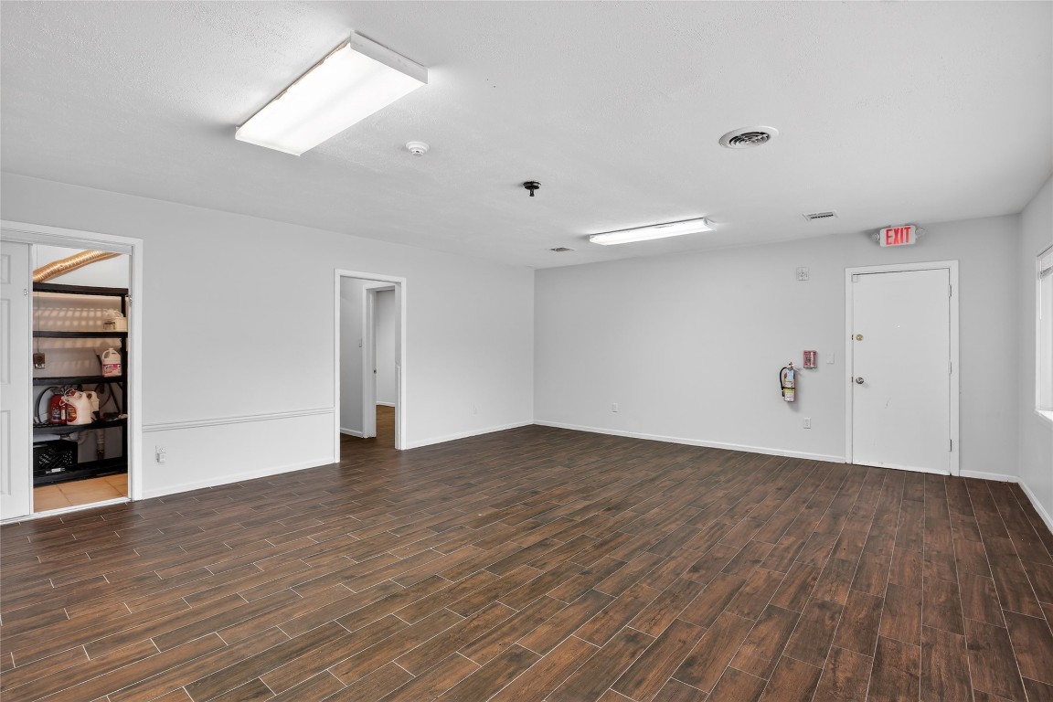 5109 E 5th Street Property Photo 5
