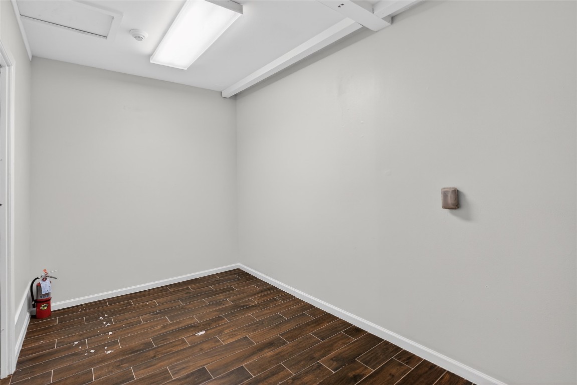 5109 E 5th Street Property Photo 10