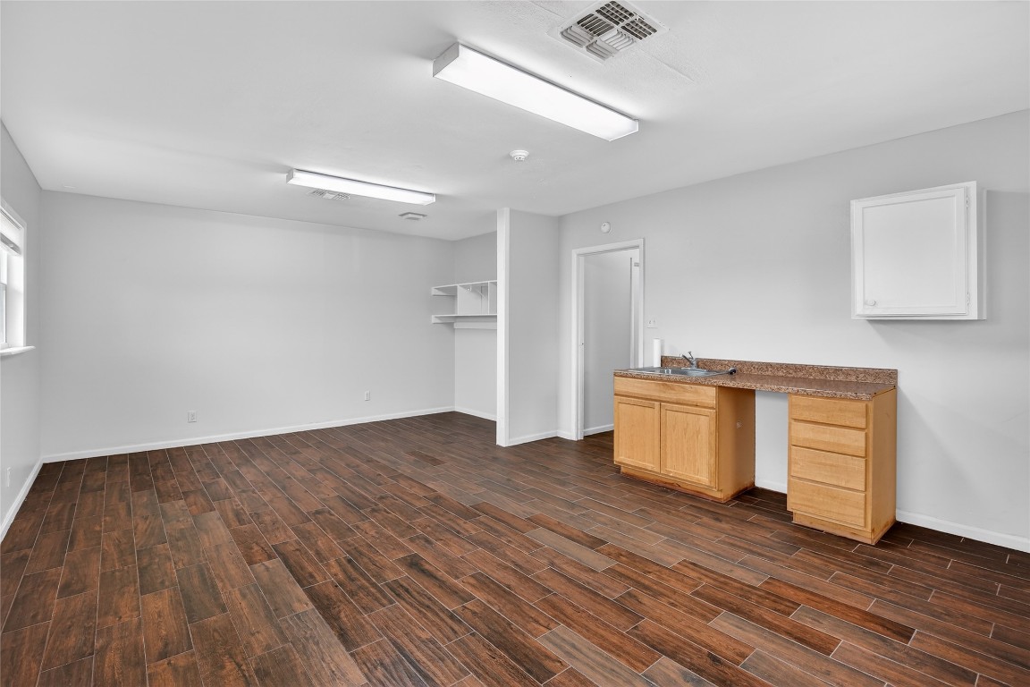 5109 E 5th Street Property Photo 12
