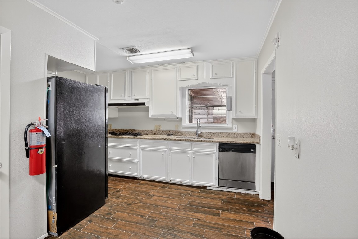 5109 E 5th Street Property Photo 17