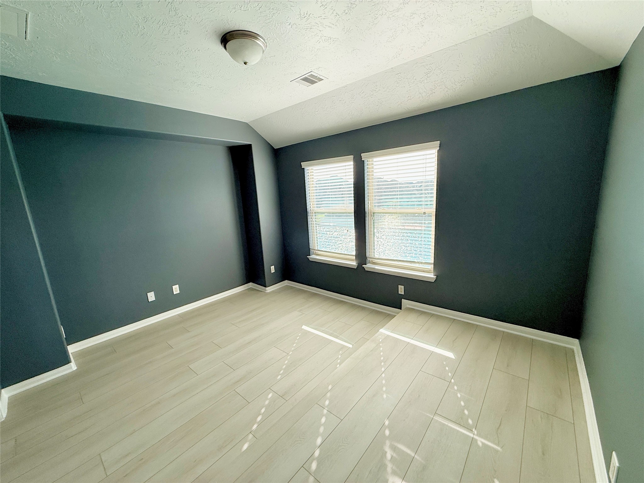 3951 Amalfi Shores Court Property Photo 8