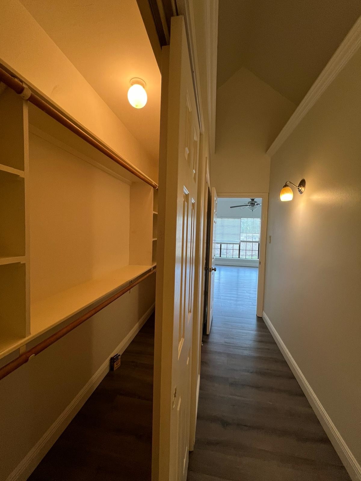 6990 Oakwood Park Property Photo 7