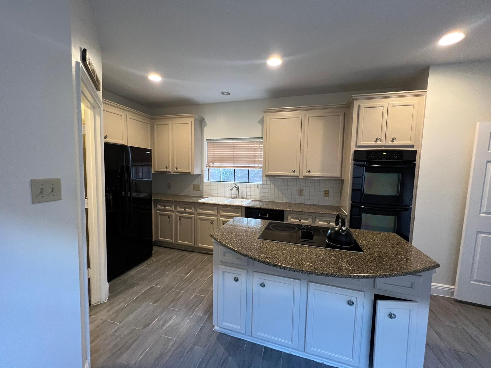 6990 Oakwood Park Property Photo 14