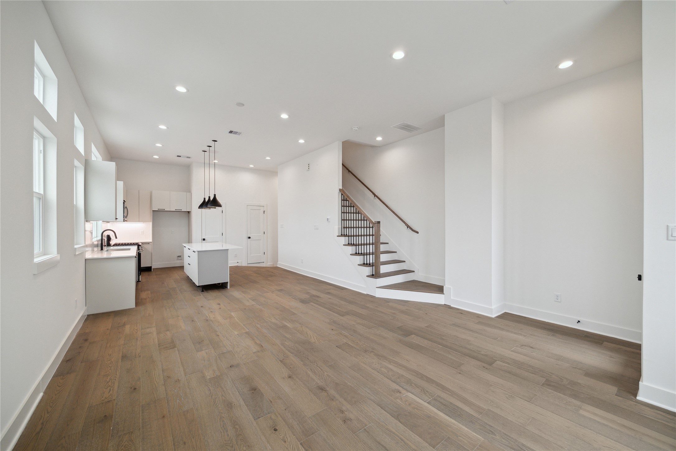 303 Marcella Street H Property Photo 4