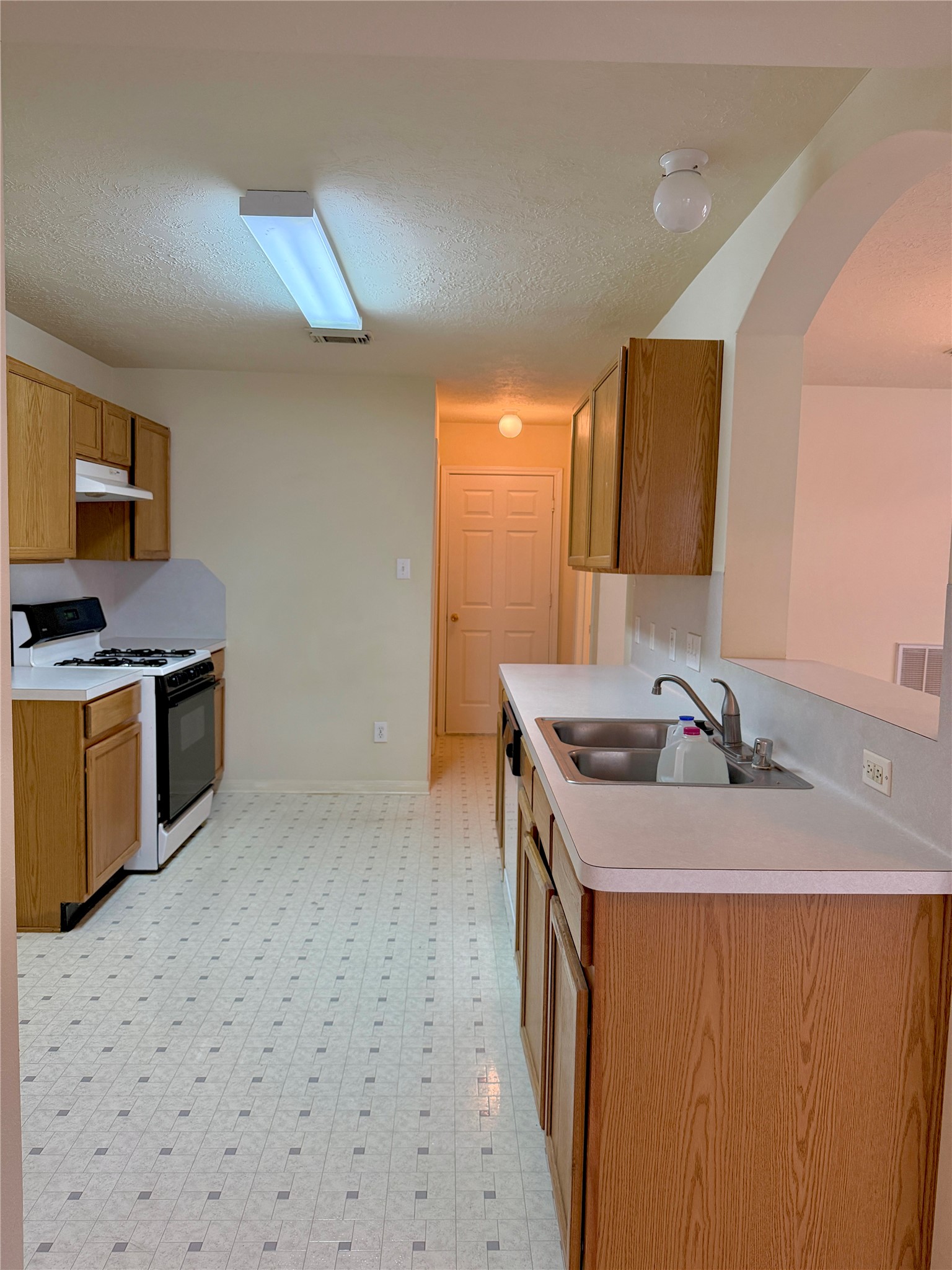 8922 Benning Drive Property Photo 3