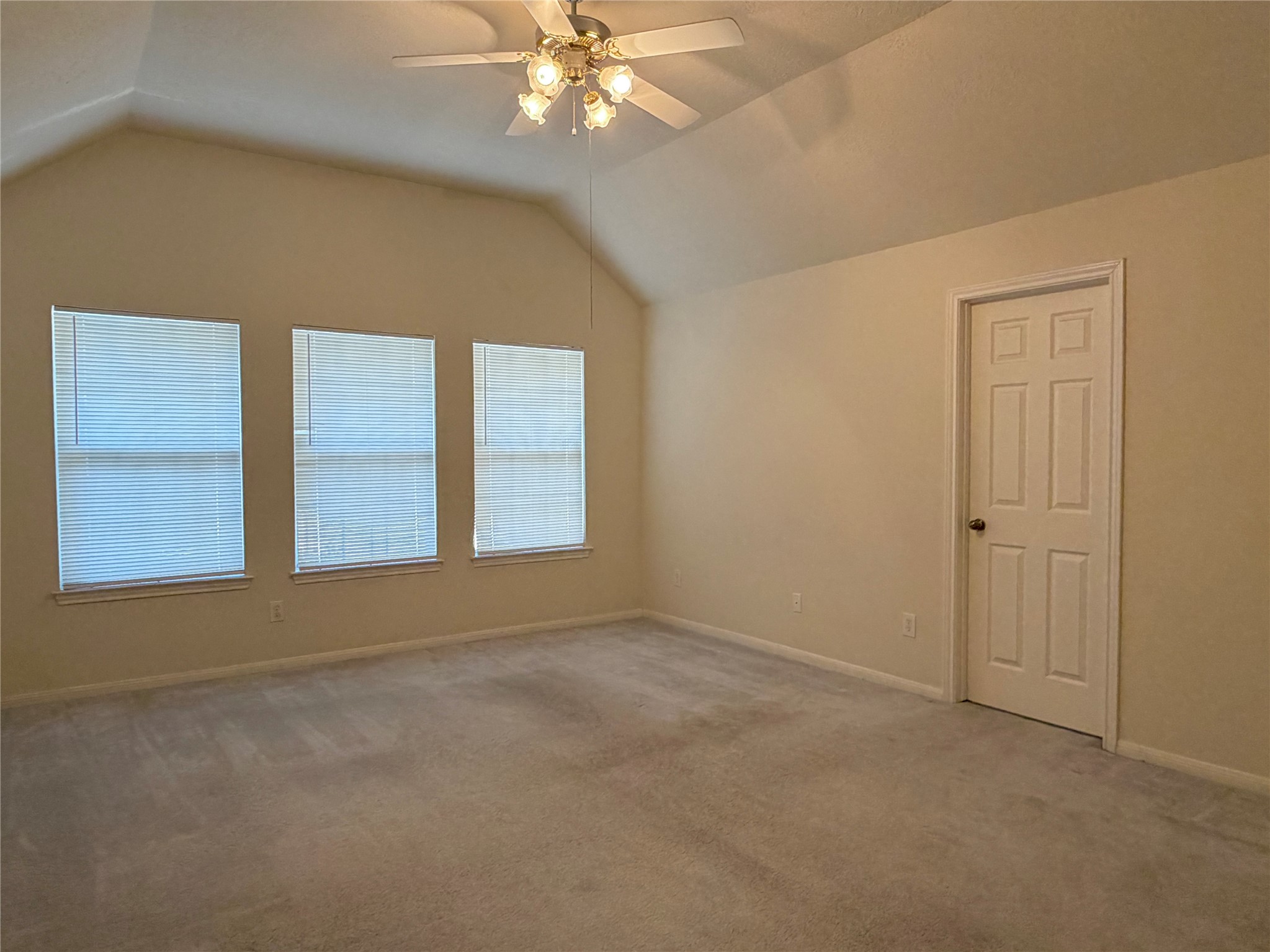 8922 Benning Drive Property Photo 4