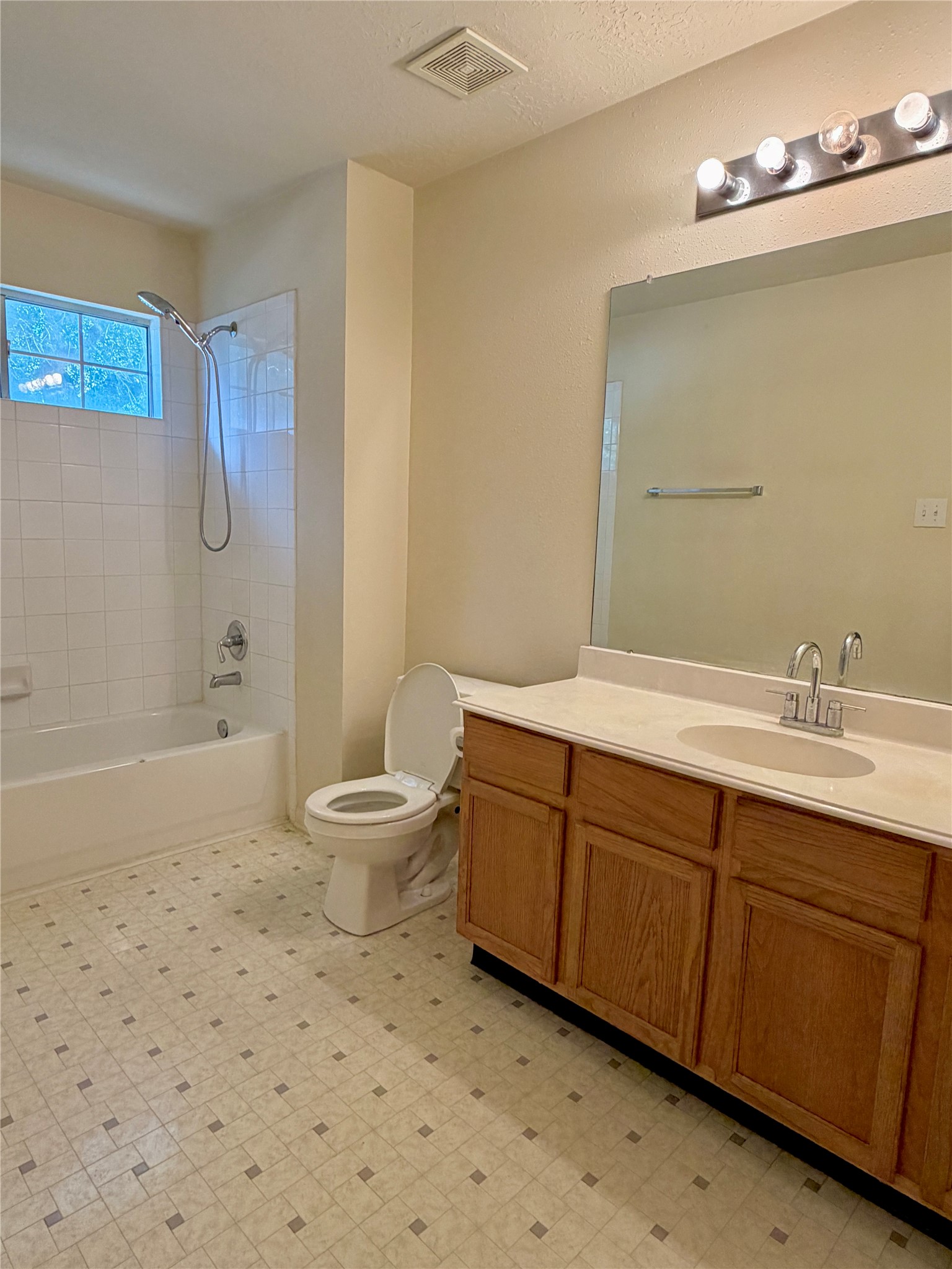 8922 Benning Drive Property Photo 7