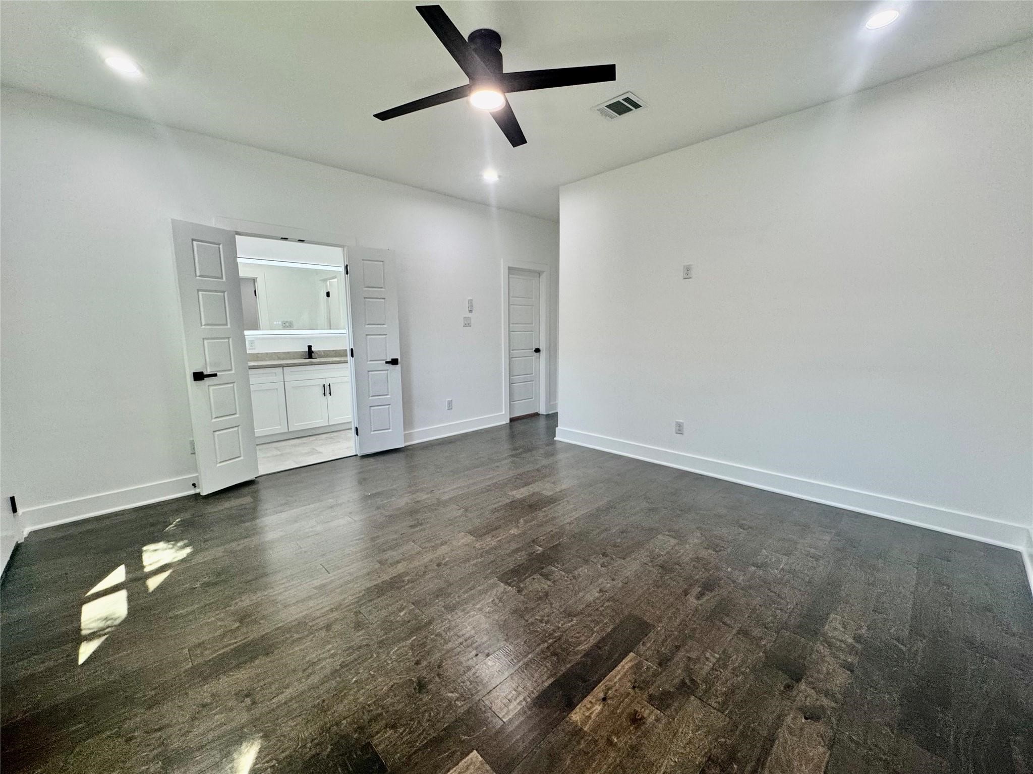 6926 Paris Street Property Photo 7