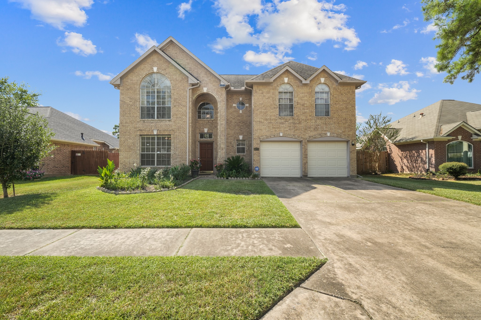 10723 Oak Acres Drive Property Photo 1