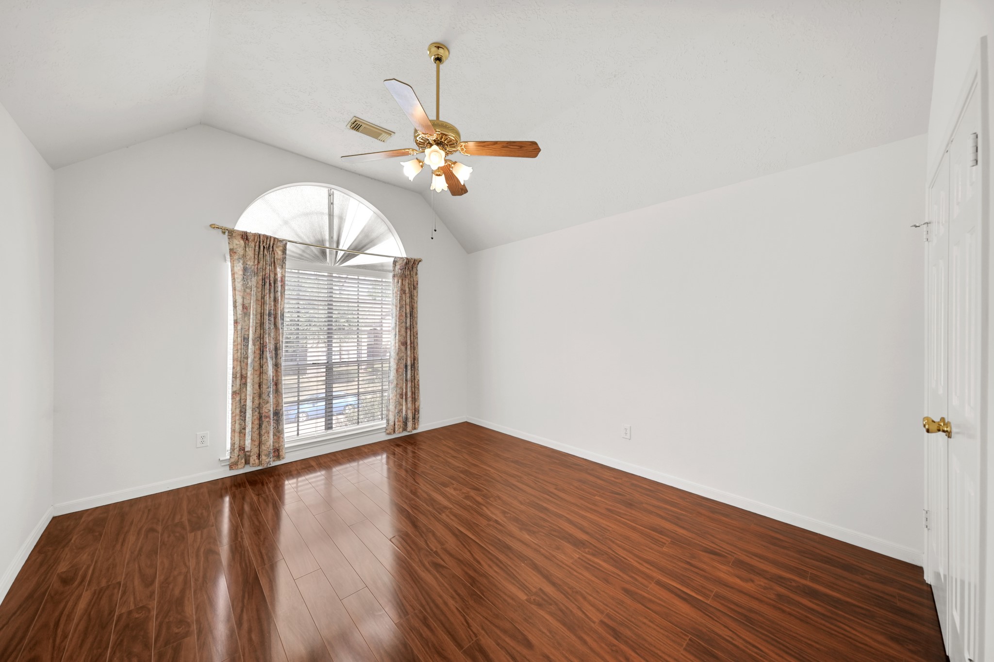 10723 Oak Acres Drive Property Photo 10