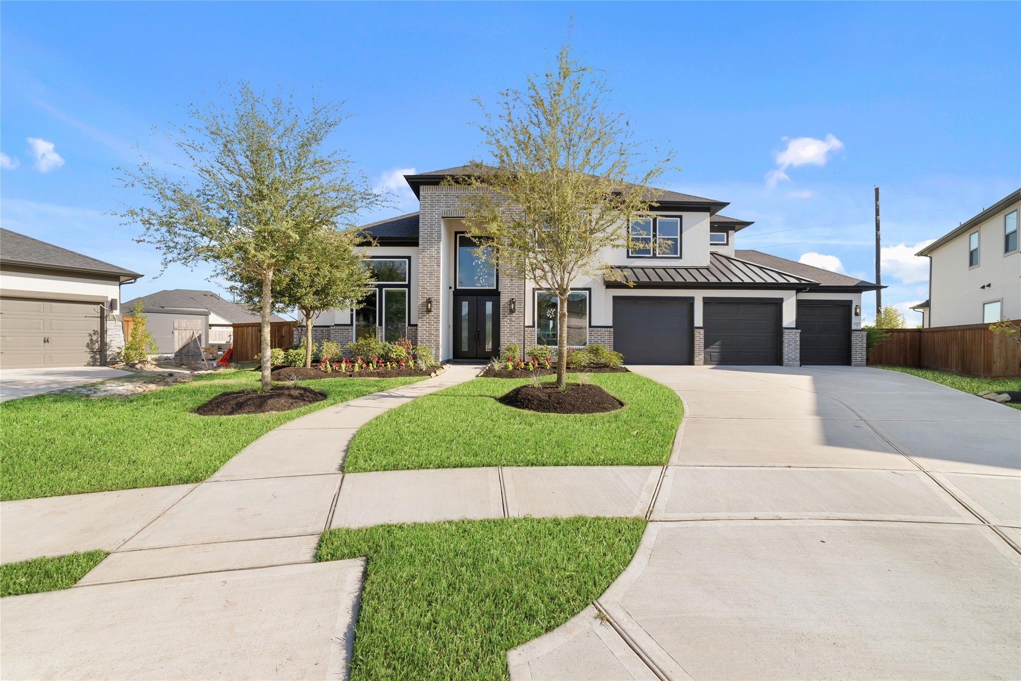 13702 Martingale Pointe Drive Property Photo 3