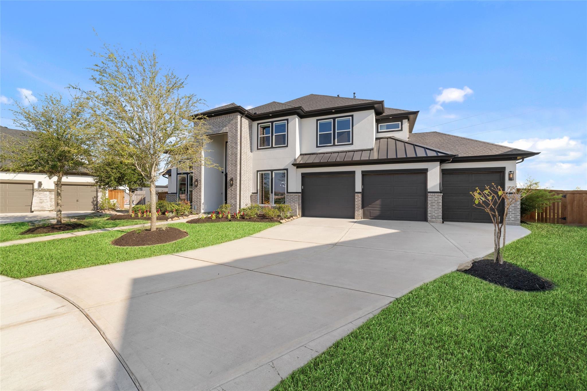 13702 Martingale Pointe Drive Property Photo 4