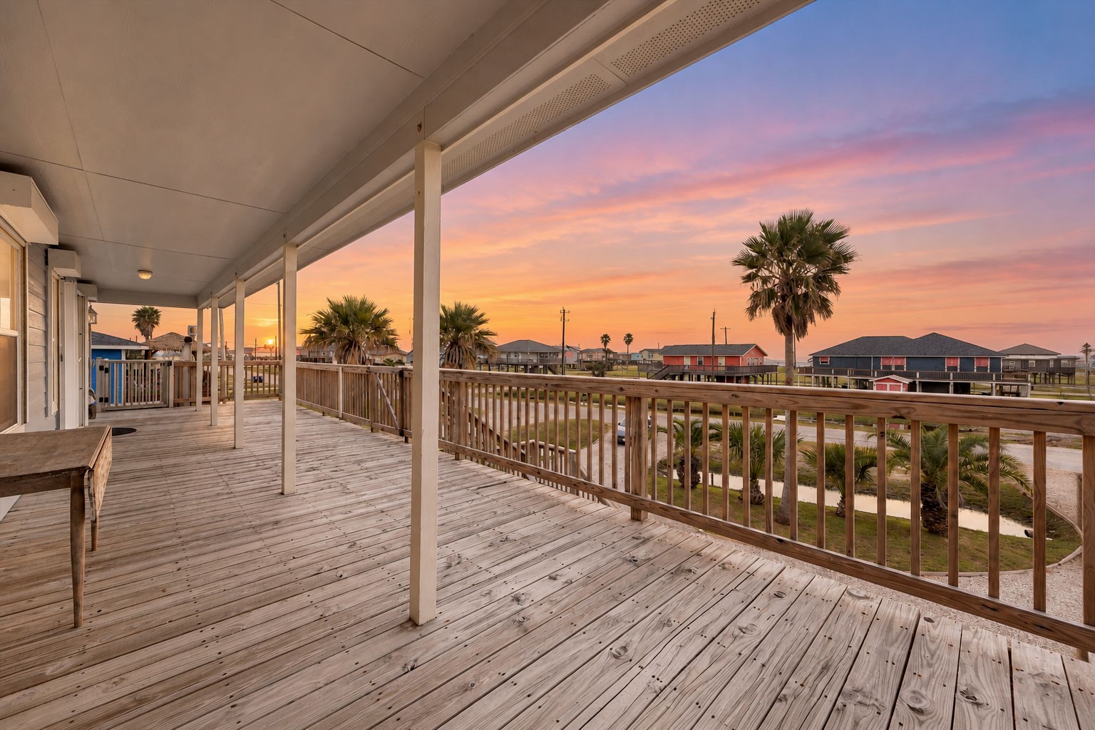 904 Surf Drive Property Photo 3