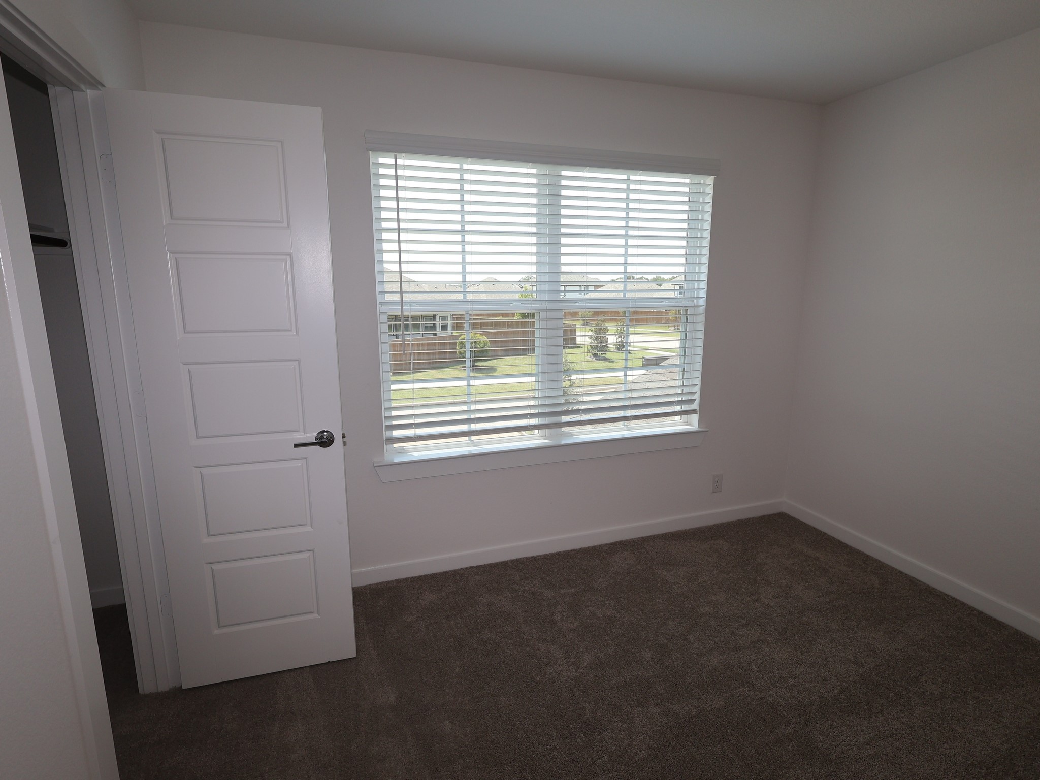 5807 Blazing Light Lane Property Photo 15