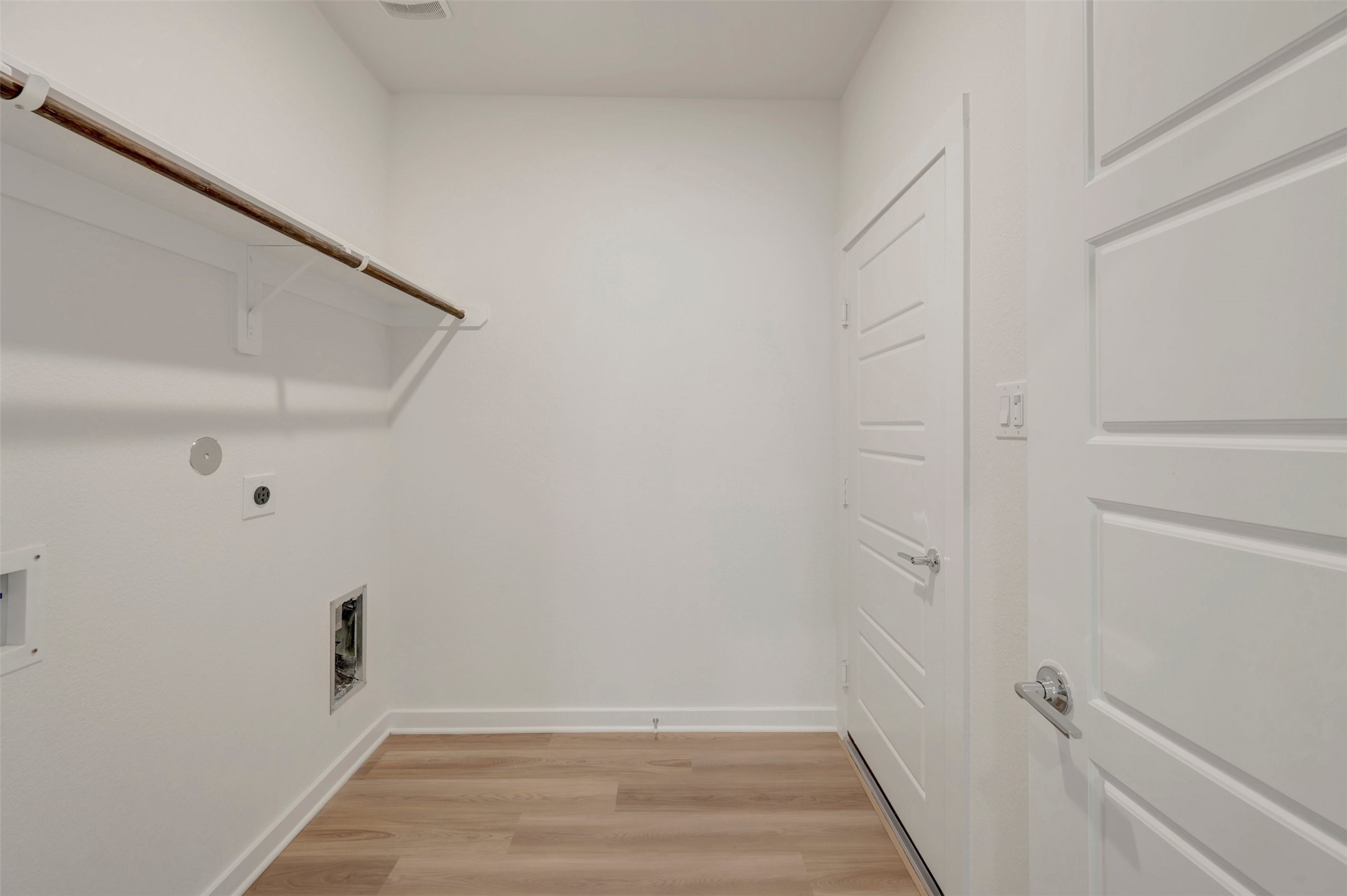 5807 Blazing Light Lane Property Photo 16