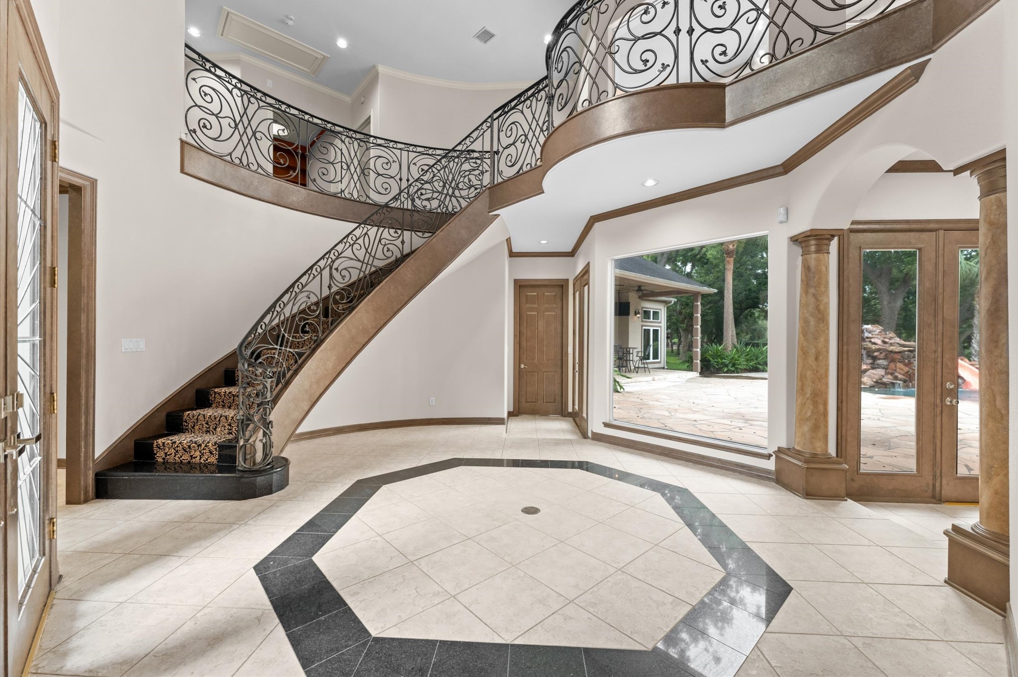 1830 Forest Gate Circle Property Photo 8