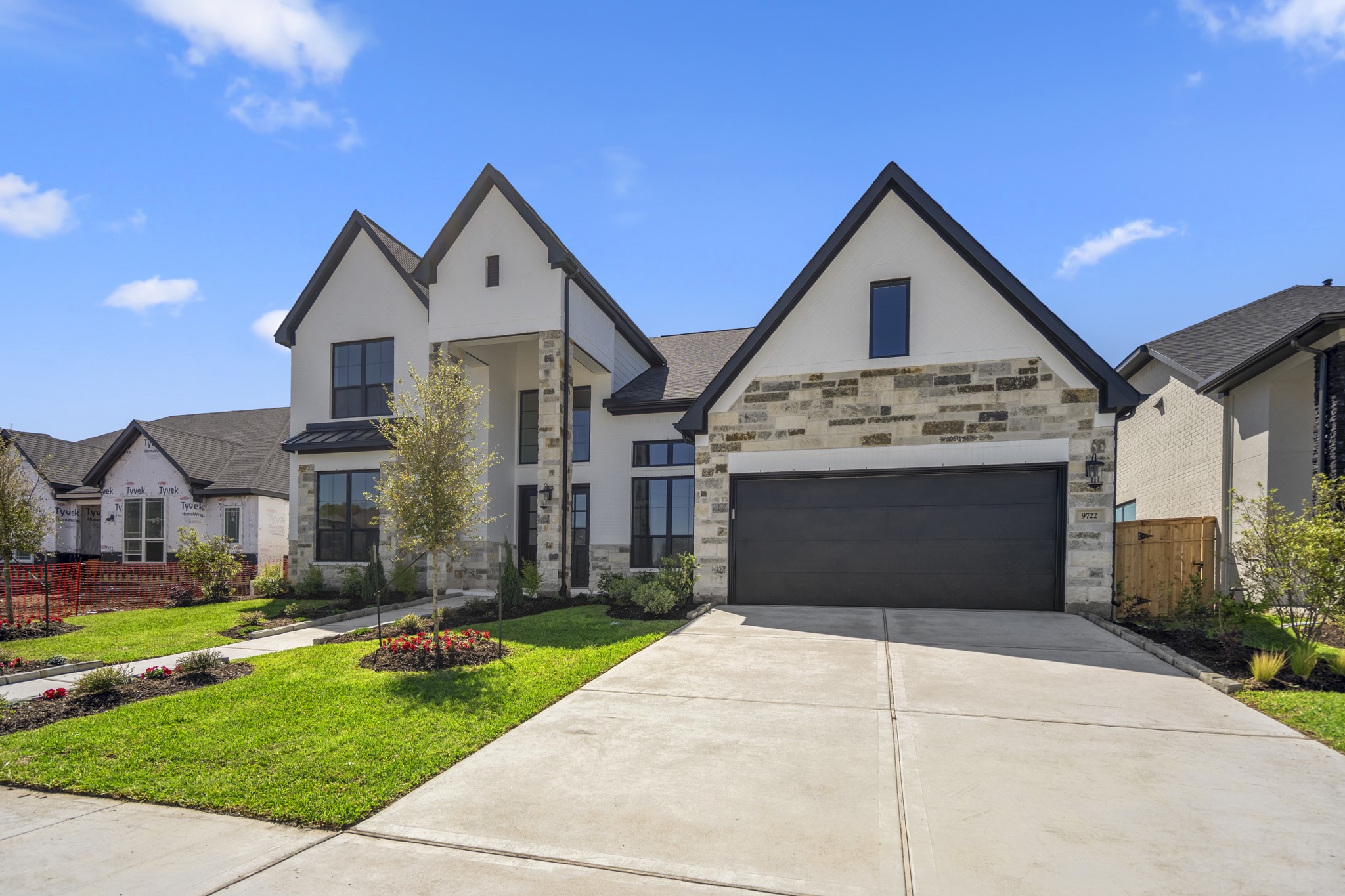 9722 Leafgate Court Property Photo 3