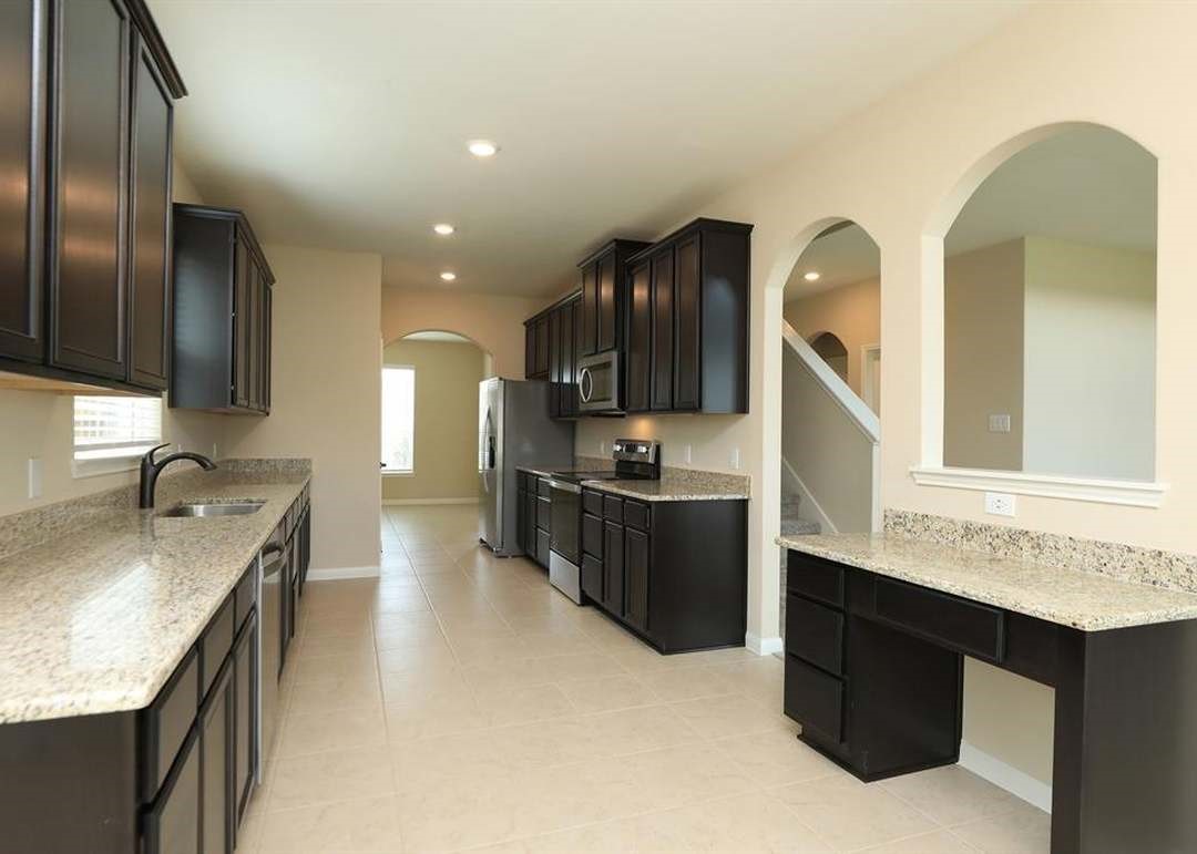 21202 Sunshine Meadow Drive Property Photo 7