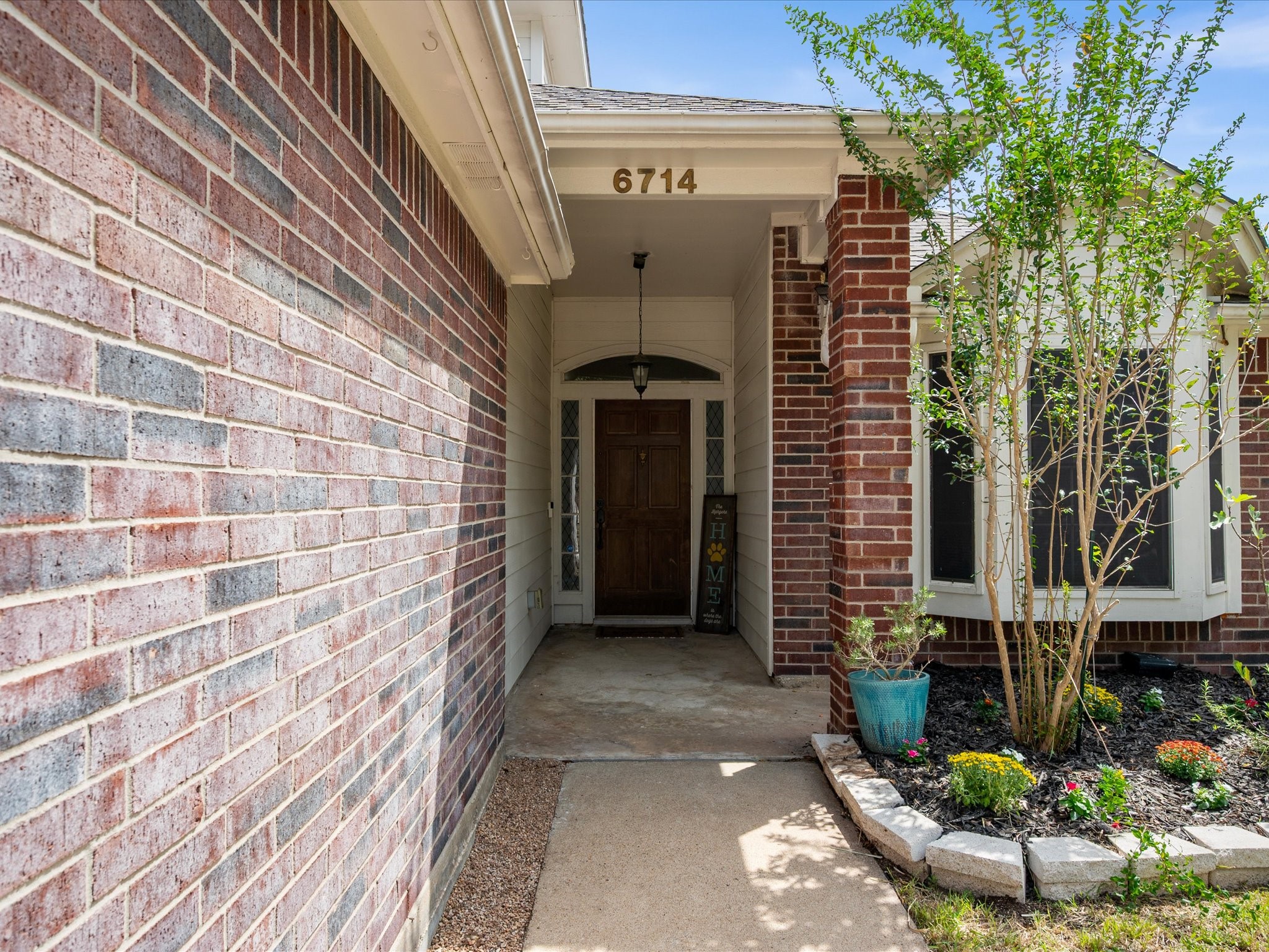 6714 Hertford Park Drive Property Photo 5
