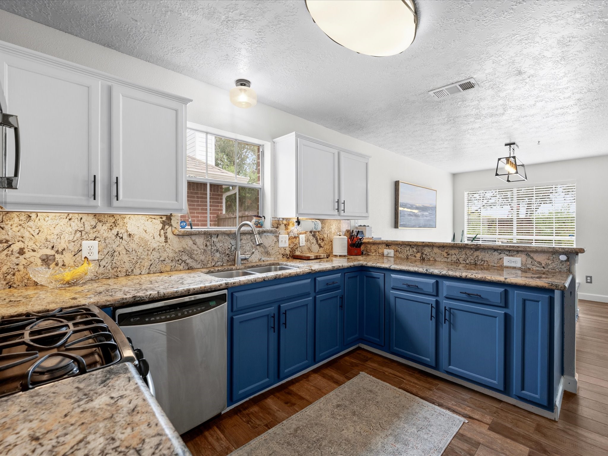 6714 Hertford Park Drive Property Photo 11