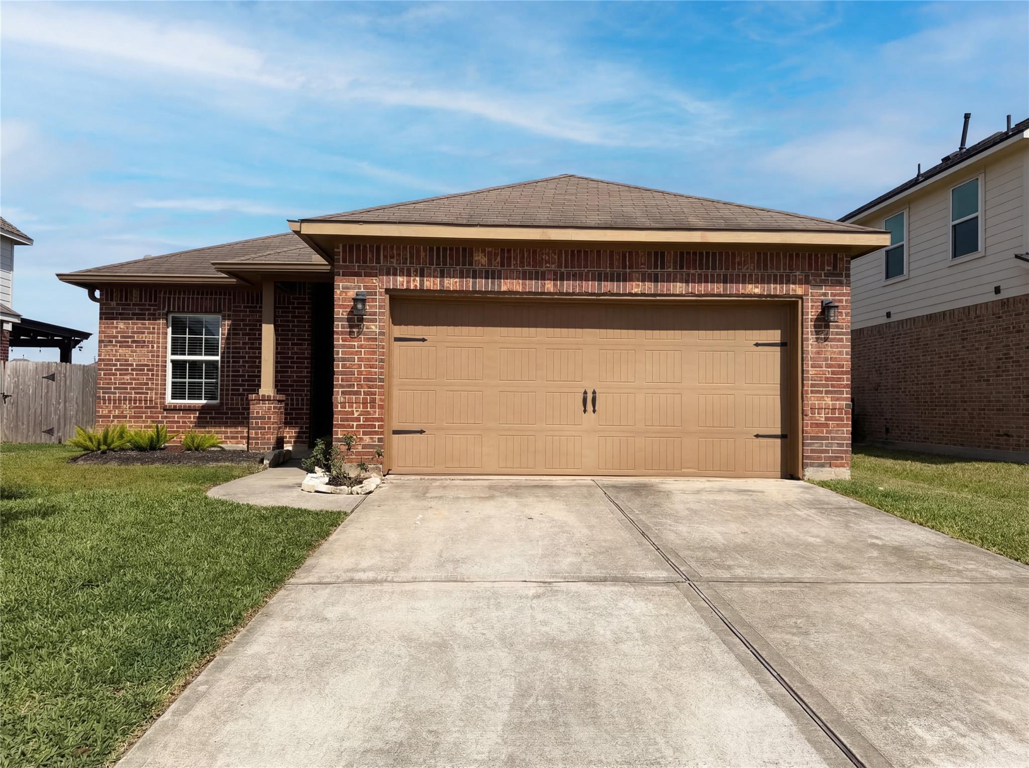 1038 Cash Street, Alvin Tx 77511 Property Photo 1