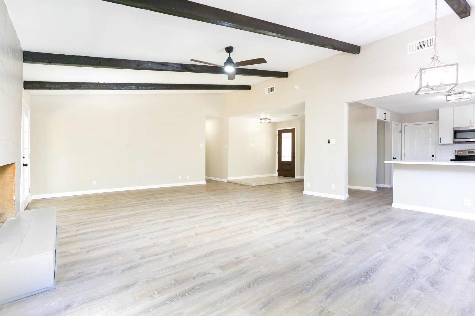 3305 Morning Drive Property Photo 4