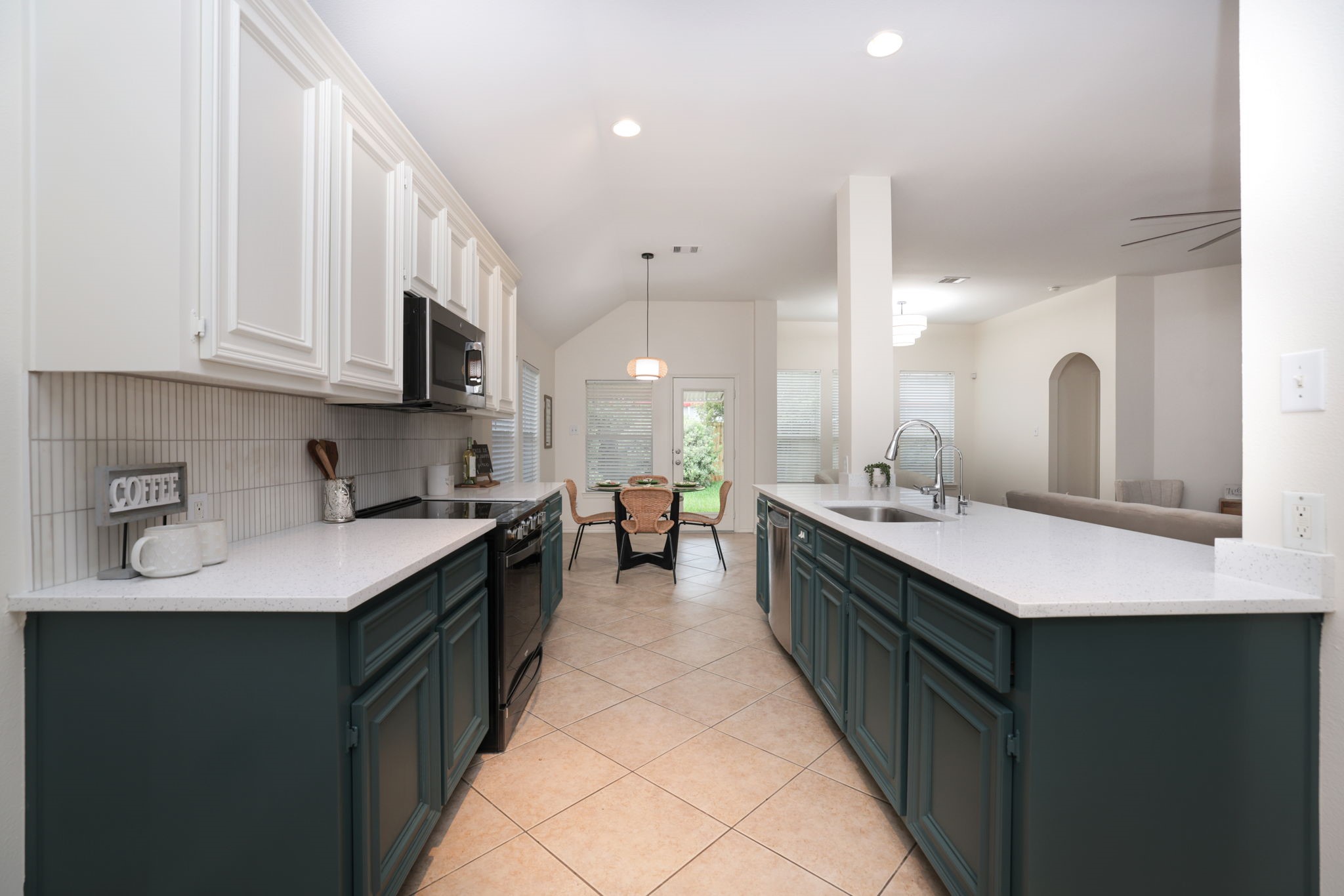 4814 Mosaic Canyon Court Property Photo 3