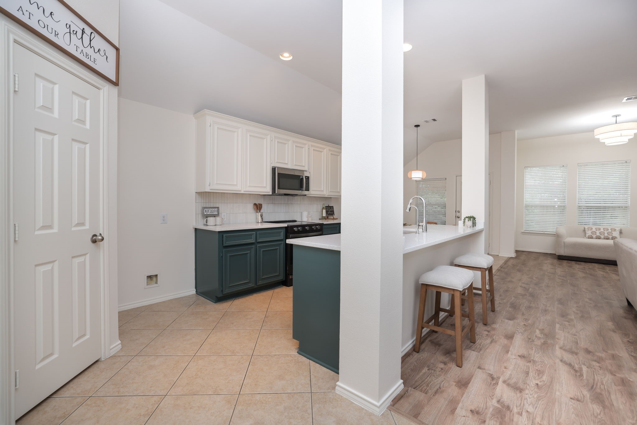 4814 Mosaic Canyon Court Property Photo 5