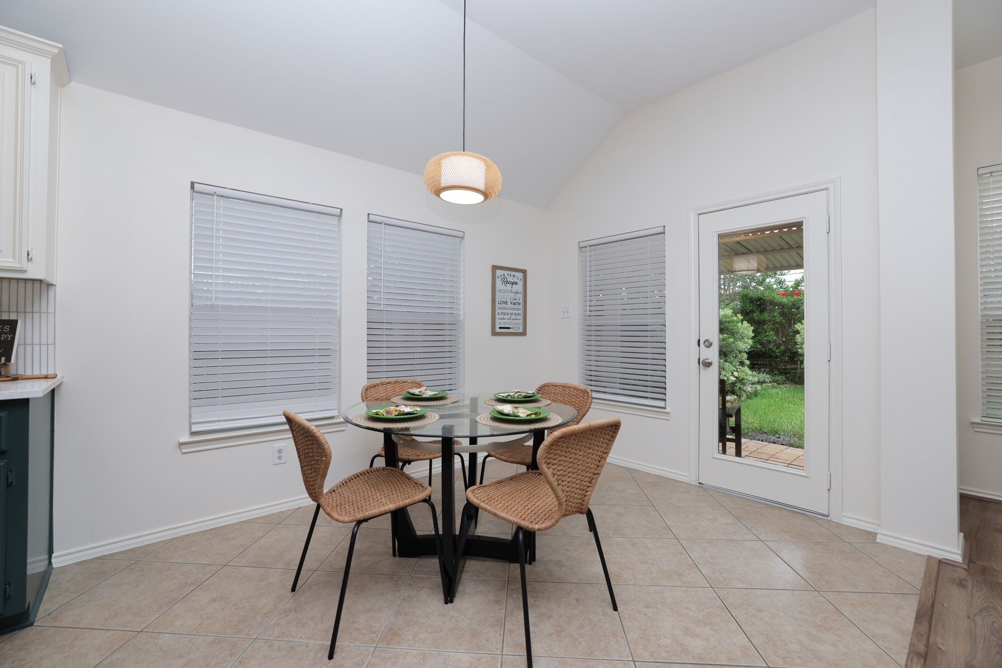 4814 Mosaic Canyon Court Property Photo 6