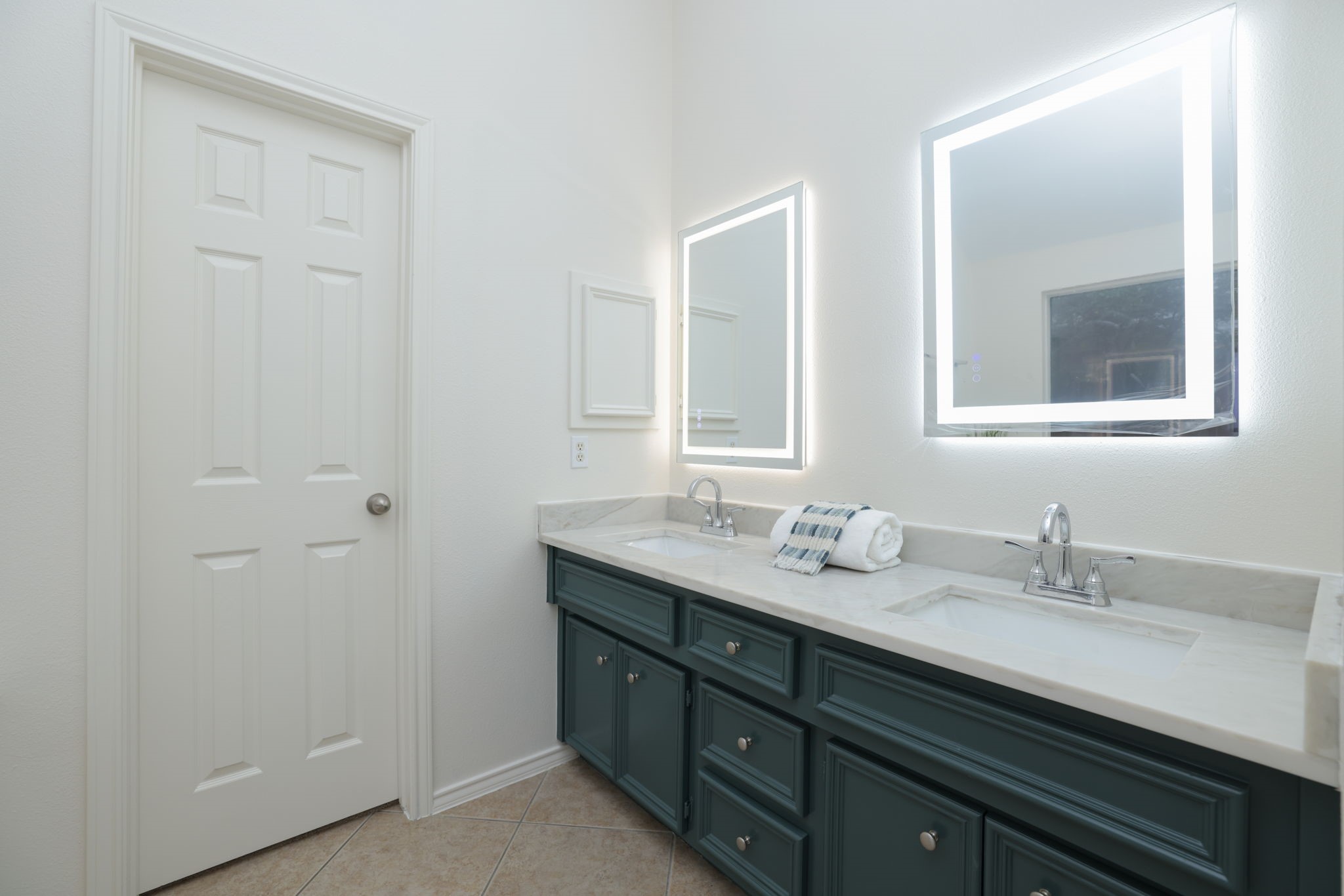 4814 Mosaic Canyon Court Property Photo 15
