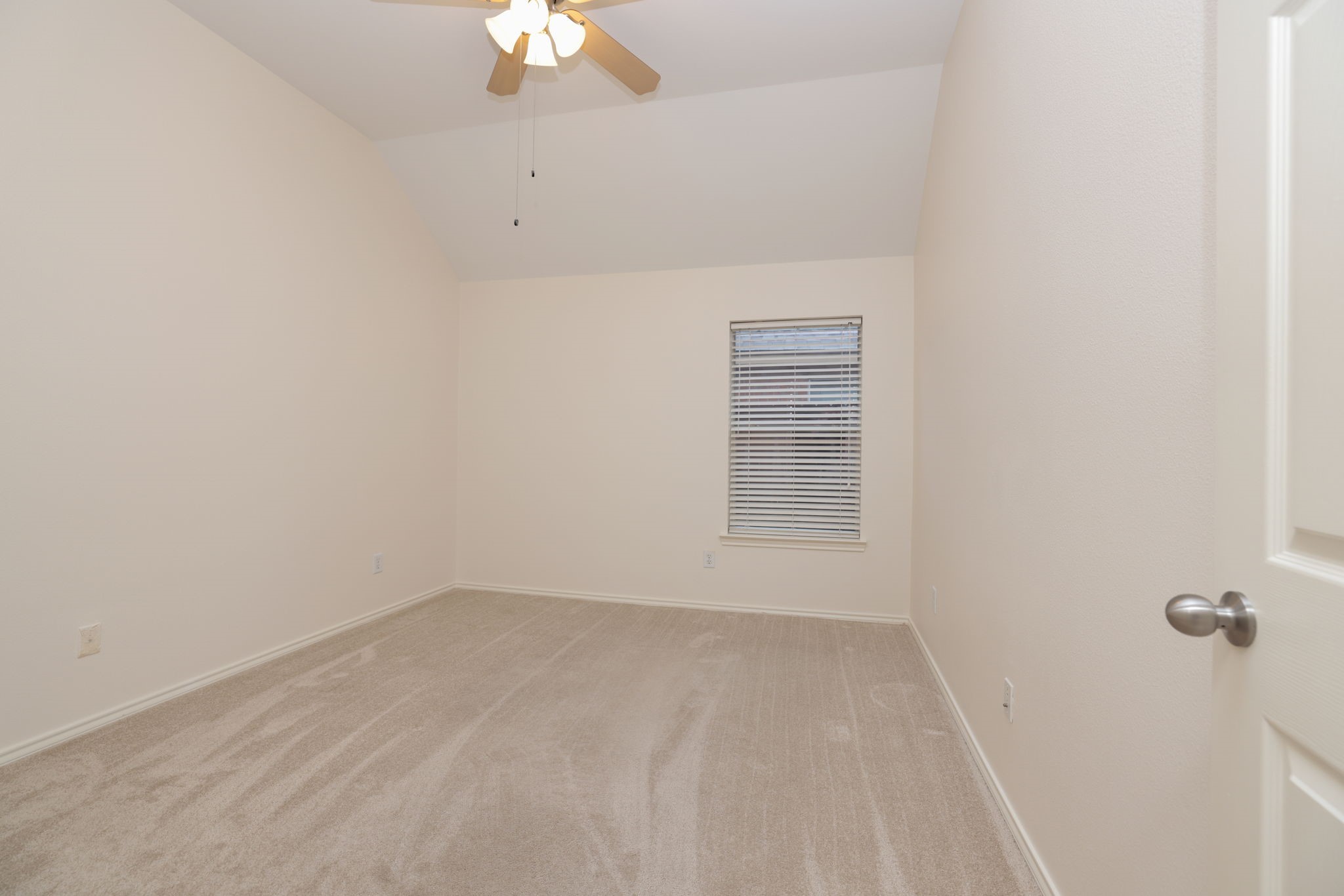 4814 Mosaic Canyon Court Property Photo 29