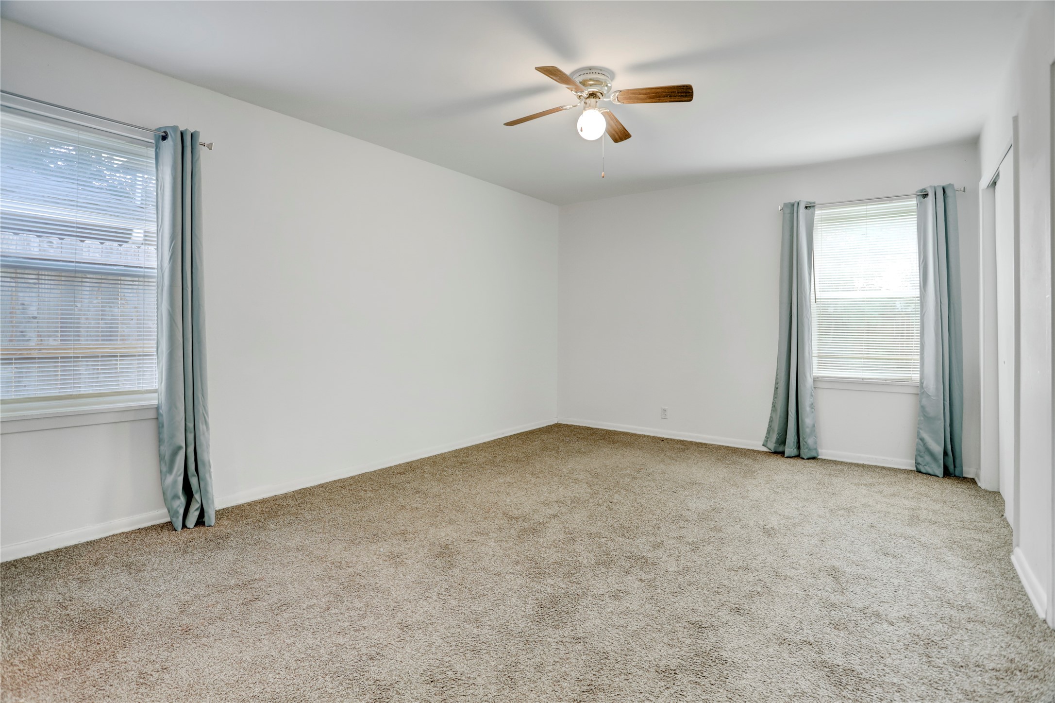 4421 Willowbend Boulevard Property Photo 10