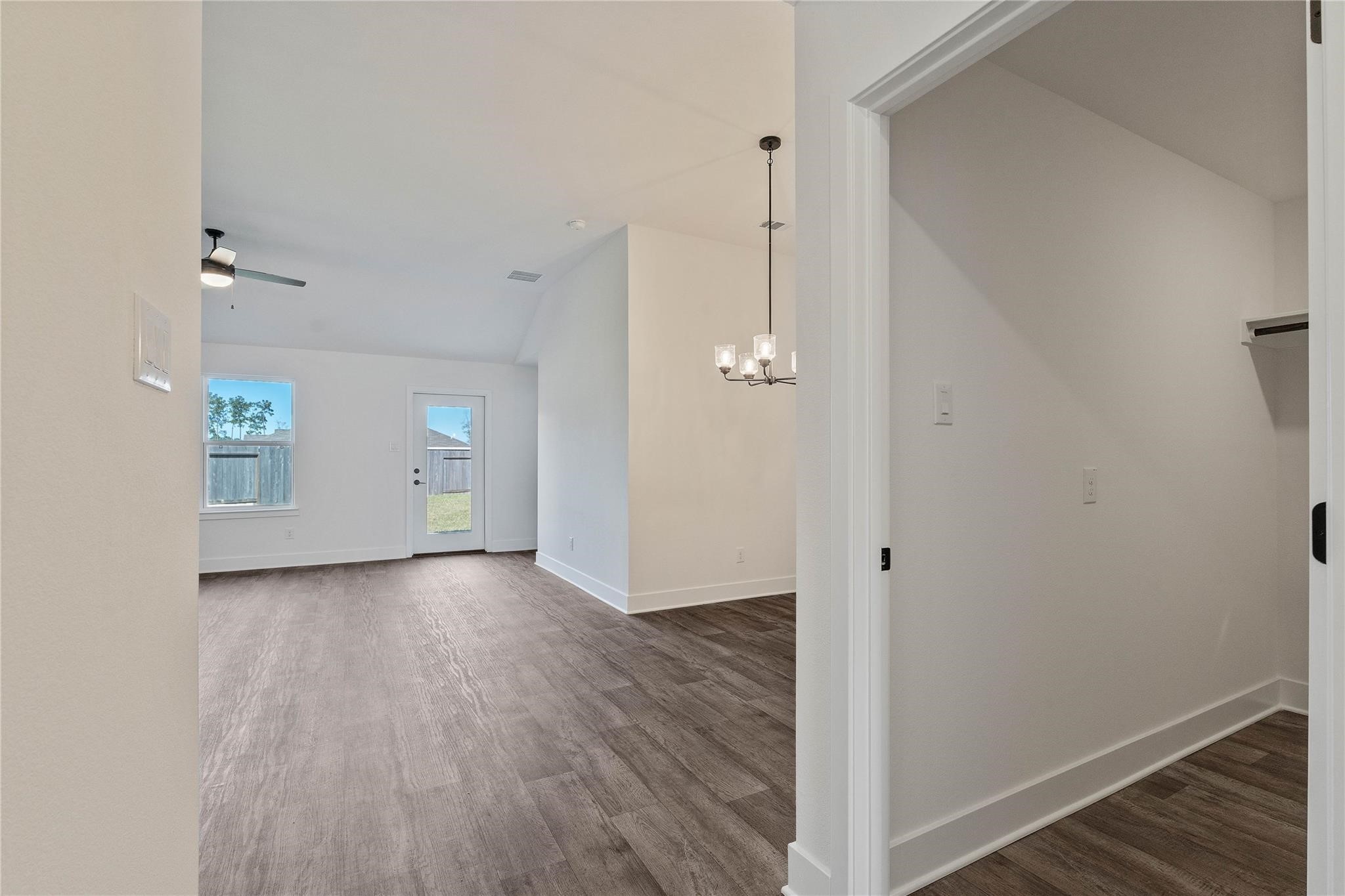 336 Bryan Way Property Photo 4