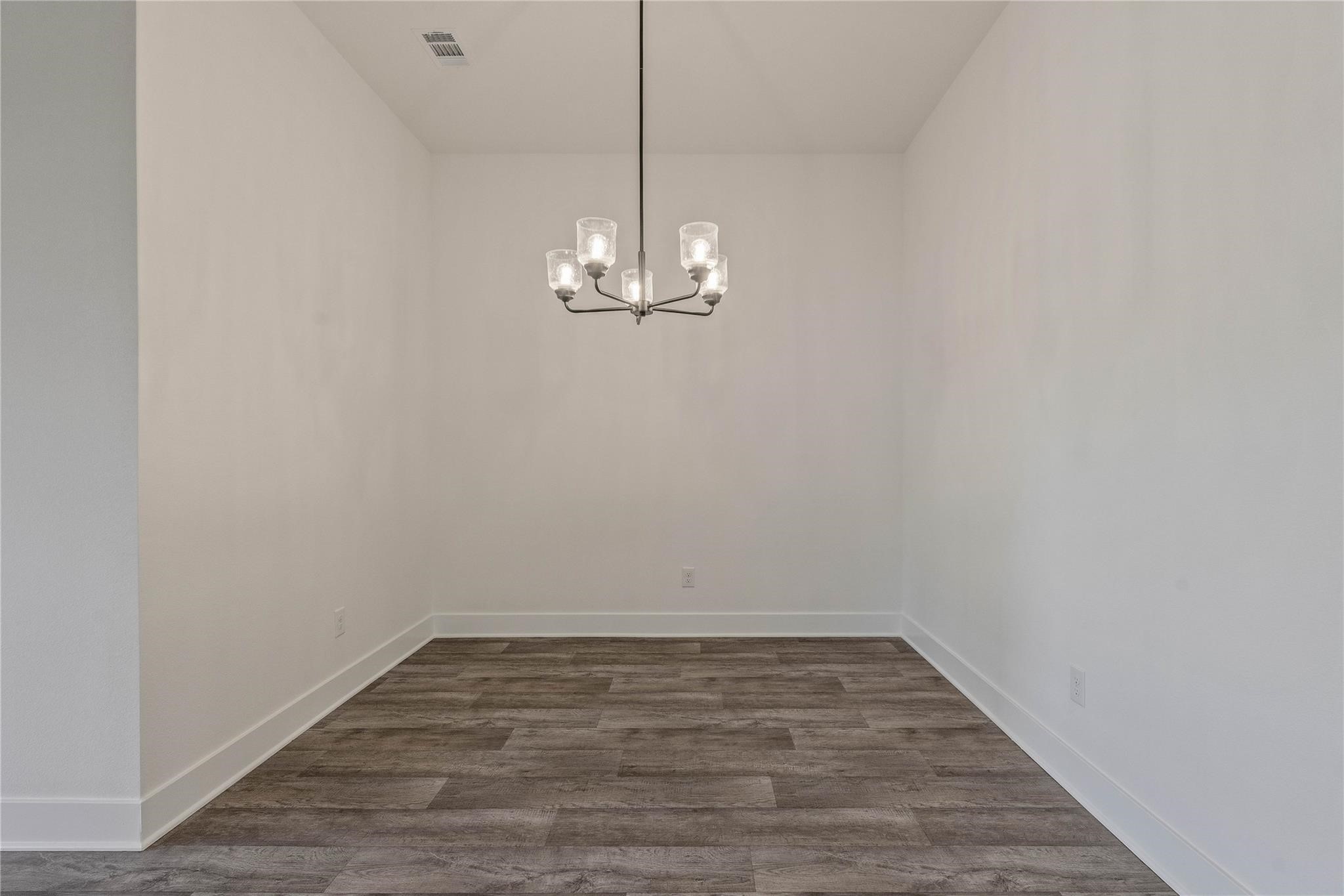 336 Bryan Way Property Photo 5