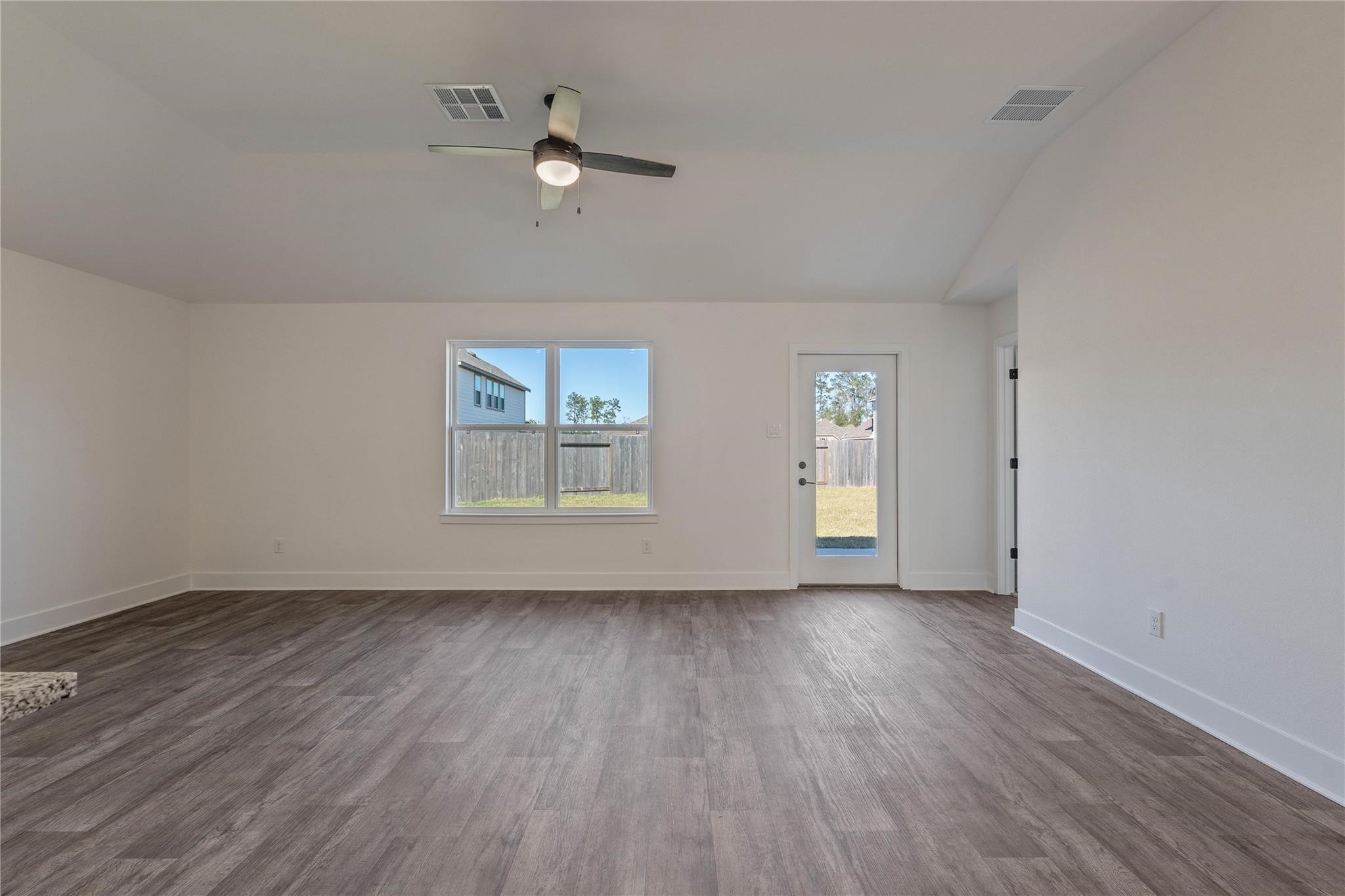 336 Bryan Way Property Photo 9
