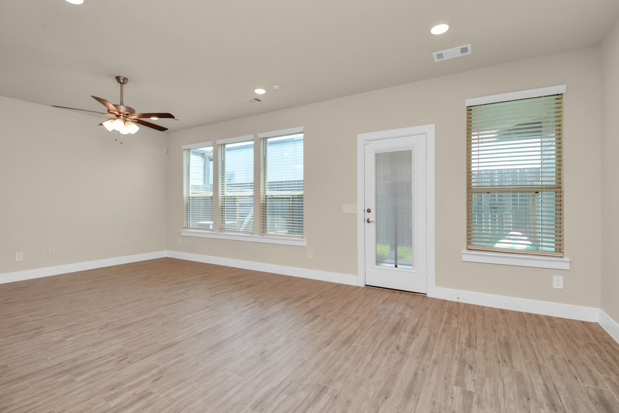 1722 Summerlyn Terrace Drive Property Photo 13