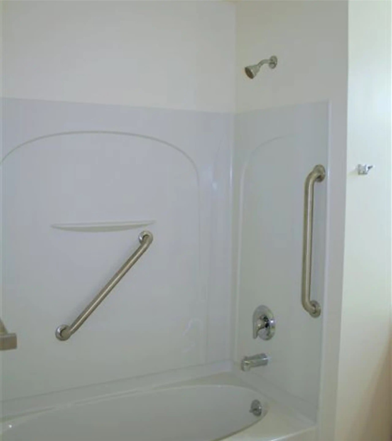 500 Erie St Property Photo 8