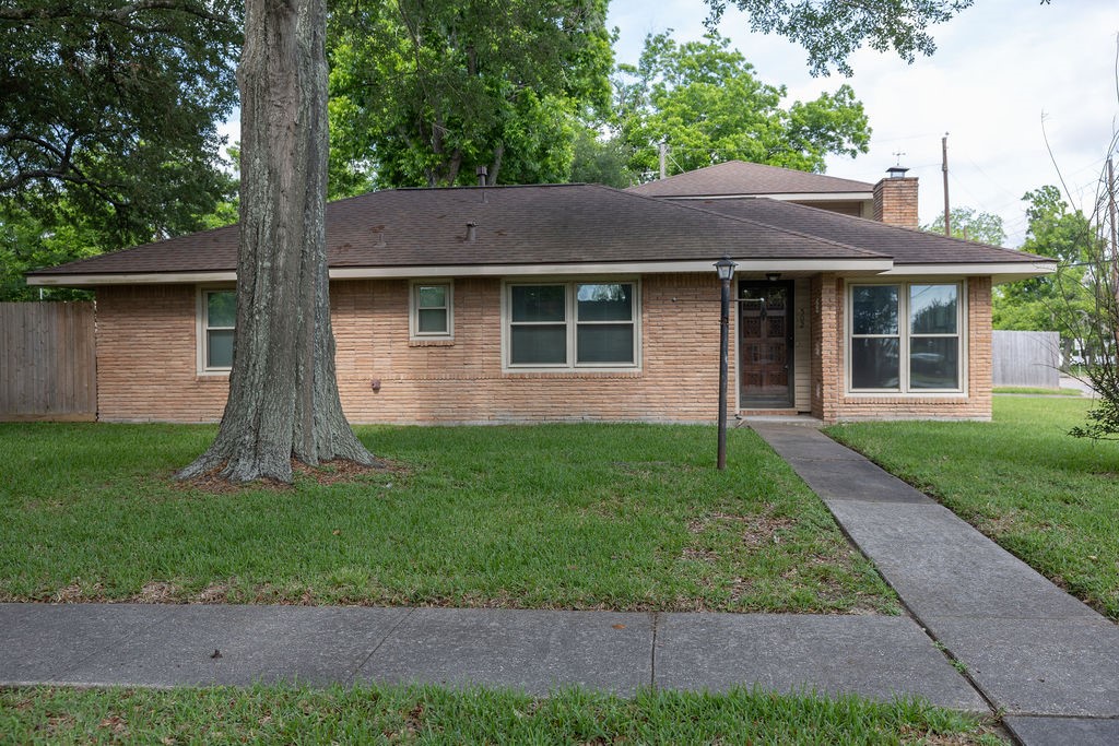 502 Lakeland Drive Property Photo 5