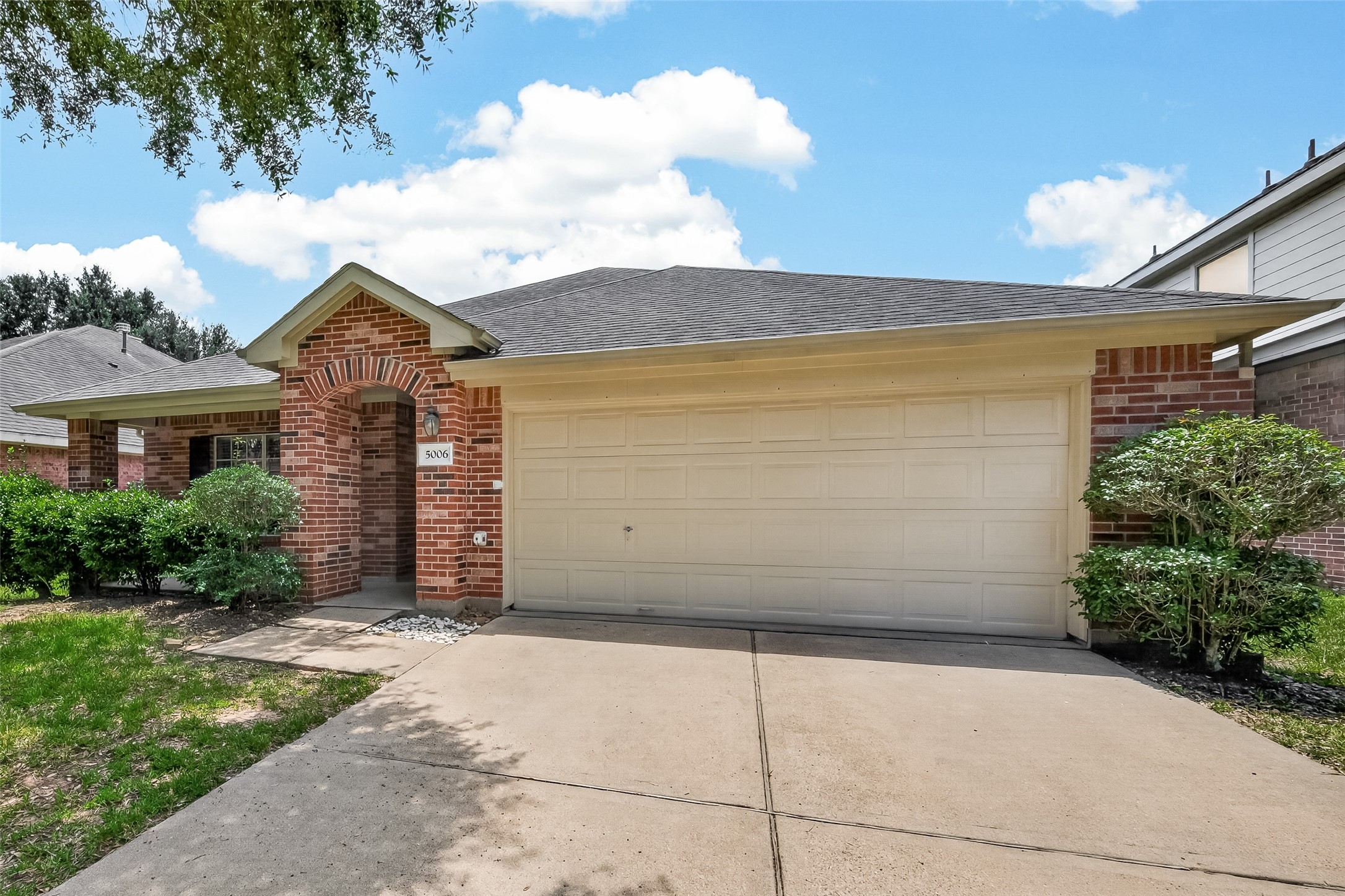 5006 Juniper Walk Lane Property Photo 4