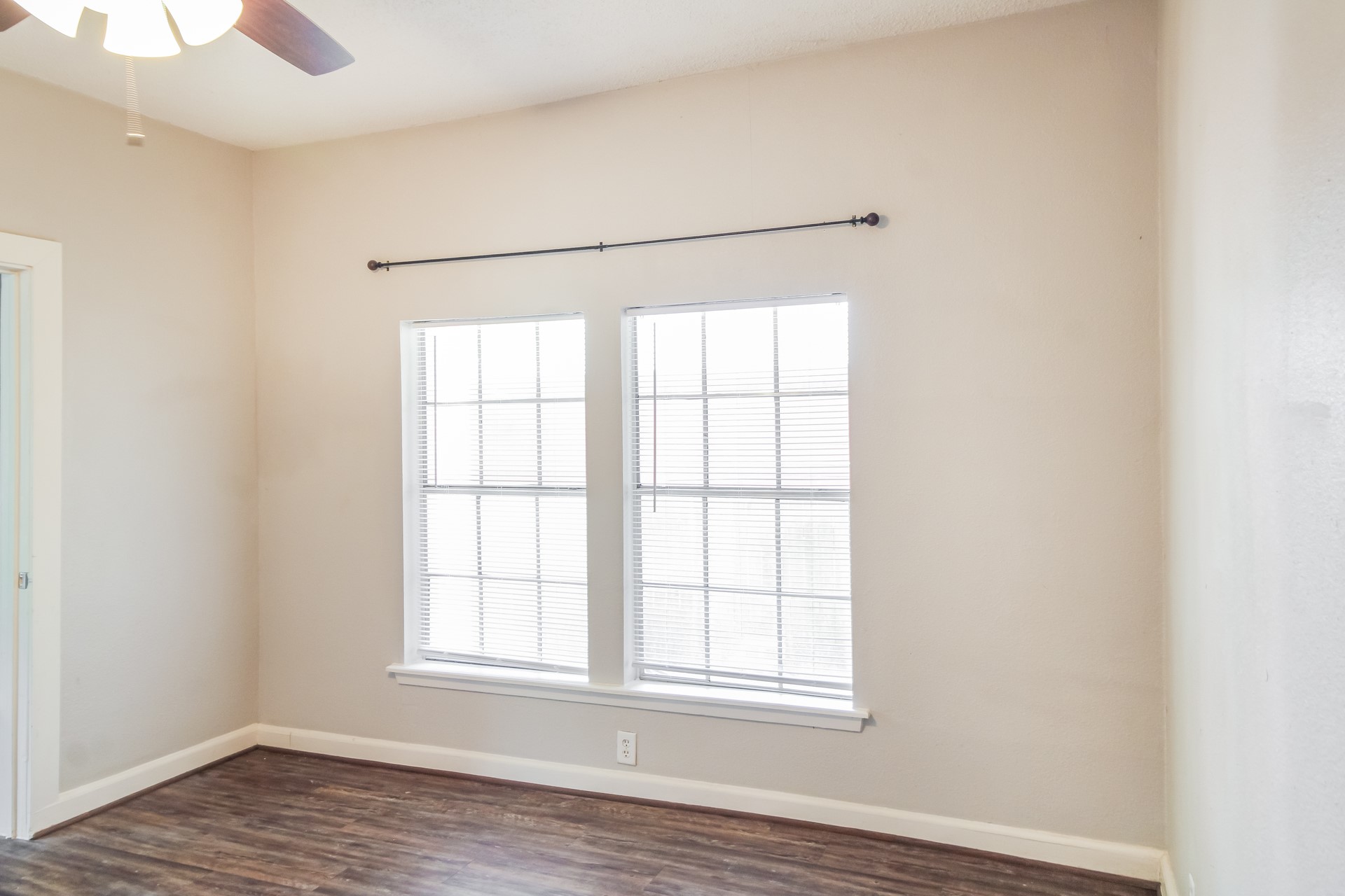 3011 Main Street 3015 Property Photo 6