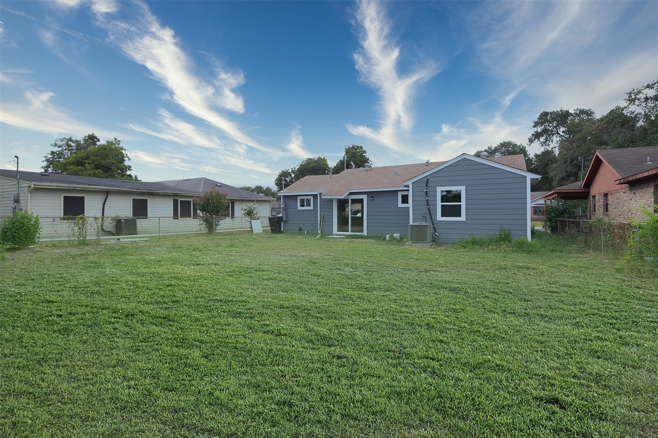 3205 Stallings Drive Property Photo 4