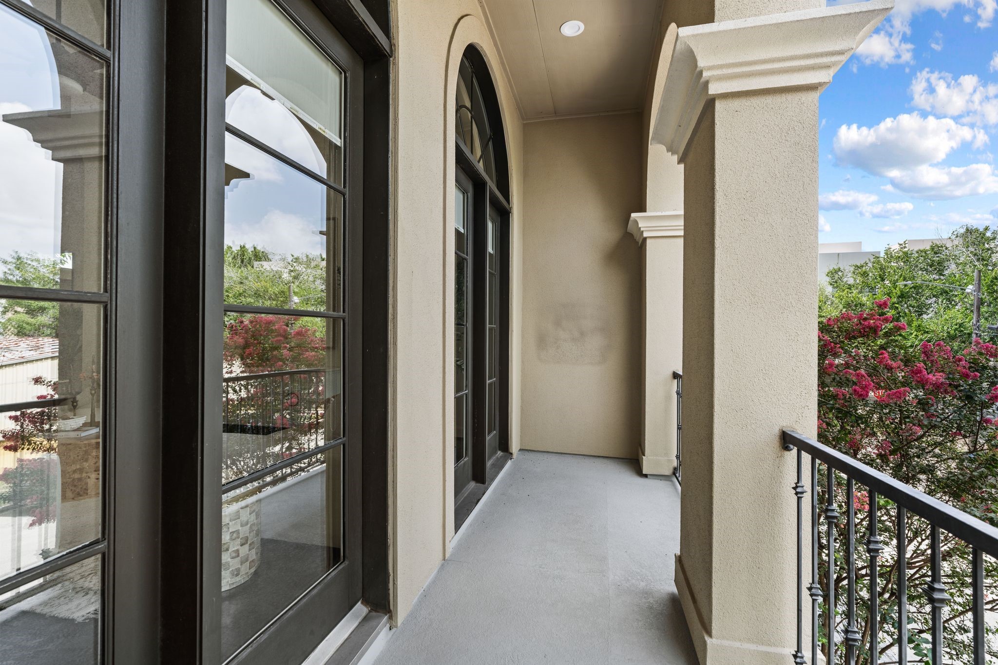 908 Thompson Street Property Photo 12