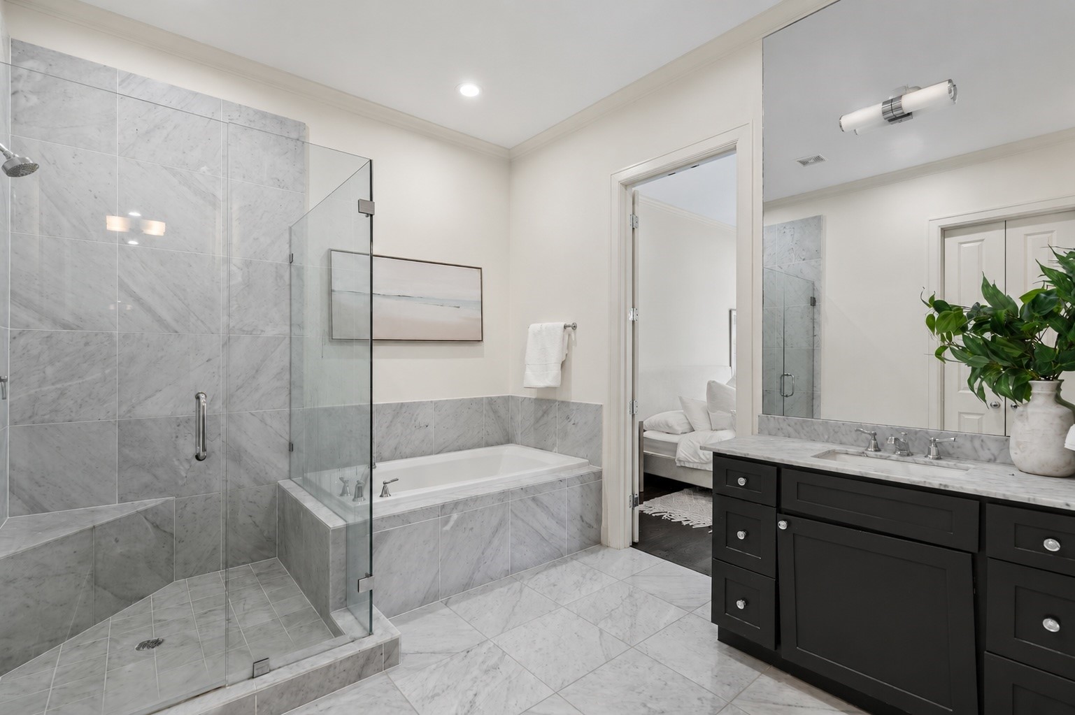 908 Thompson Street Property Photo 18